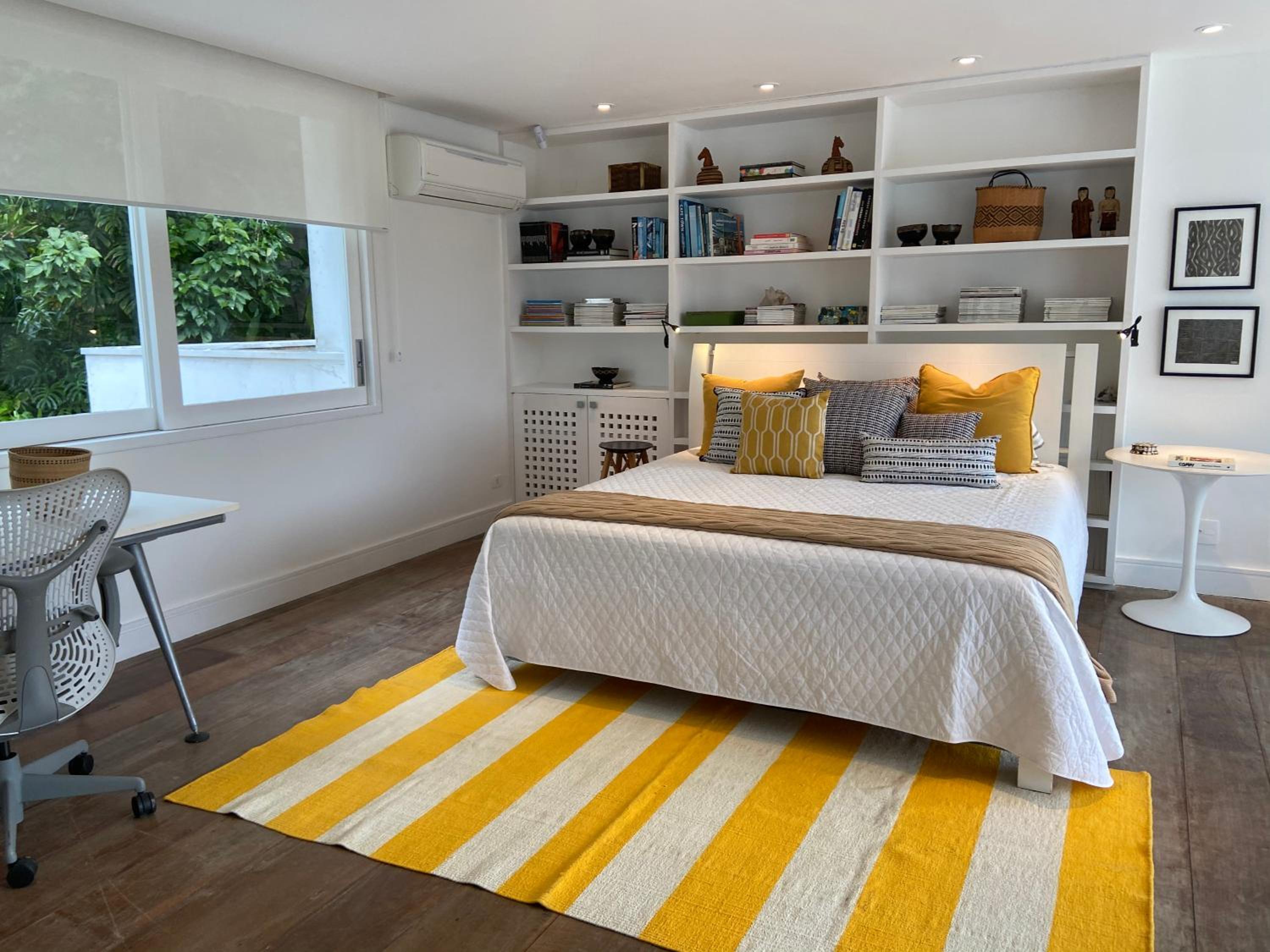 Deluxe King Suite - Photo 1