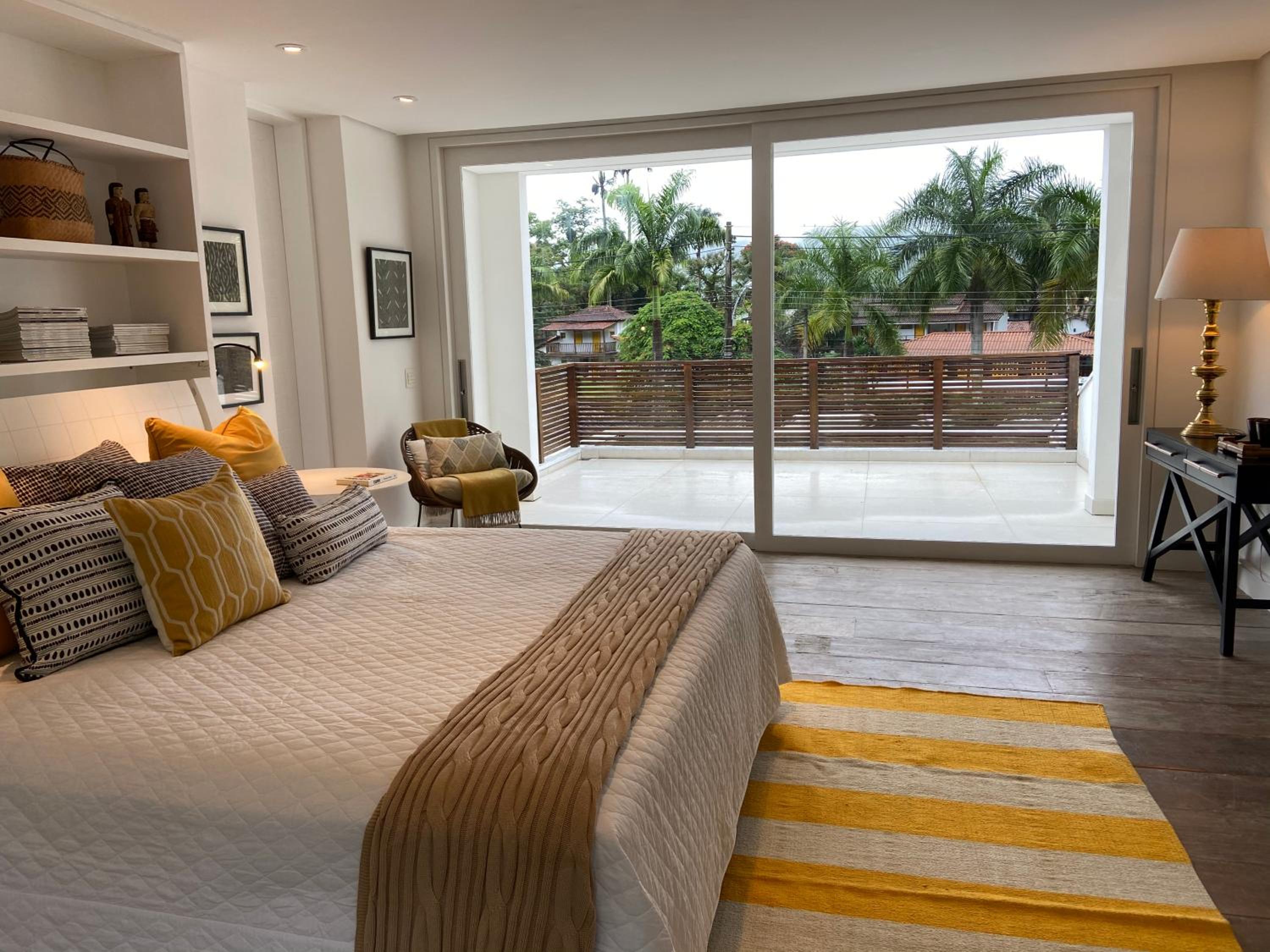 Deluxe King Suite - Photo 3