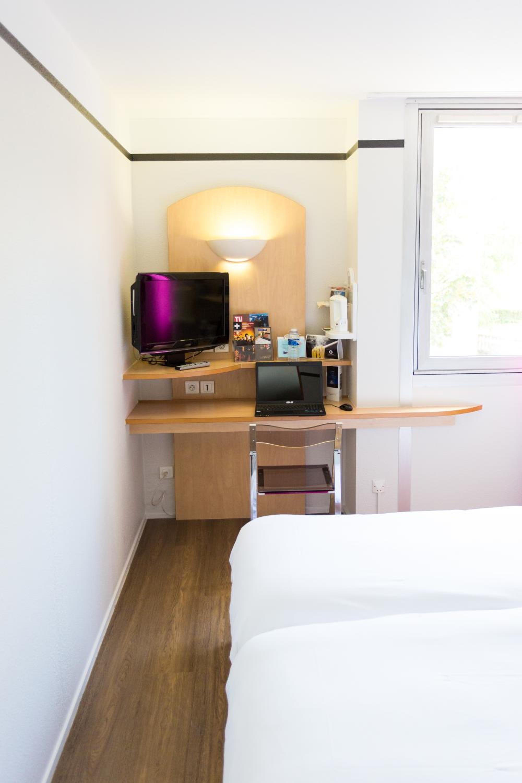 Twin Room - Photo 4