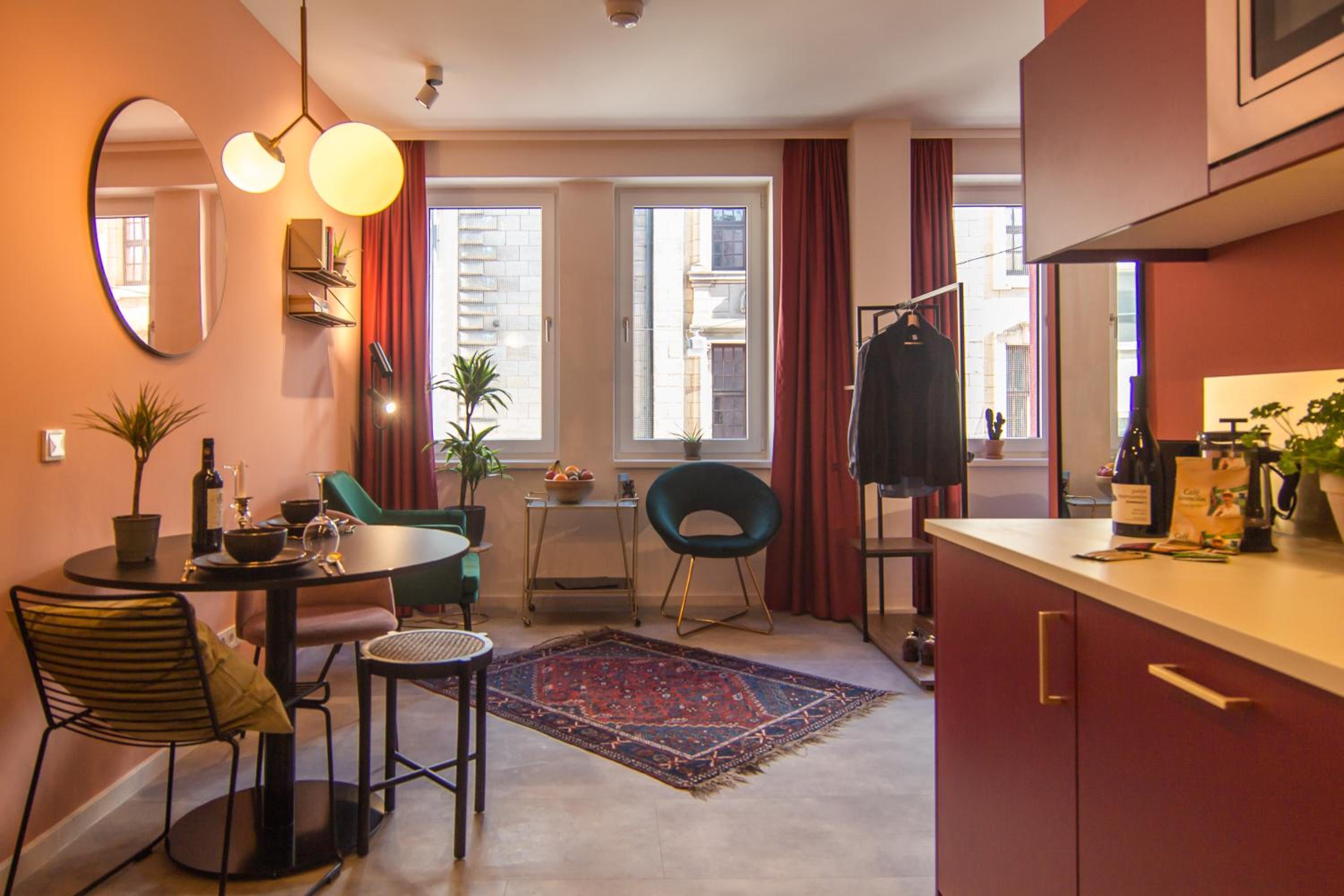 Deluxe Studio Apartment