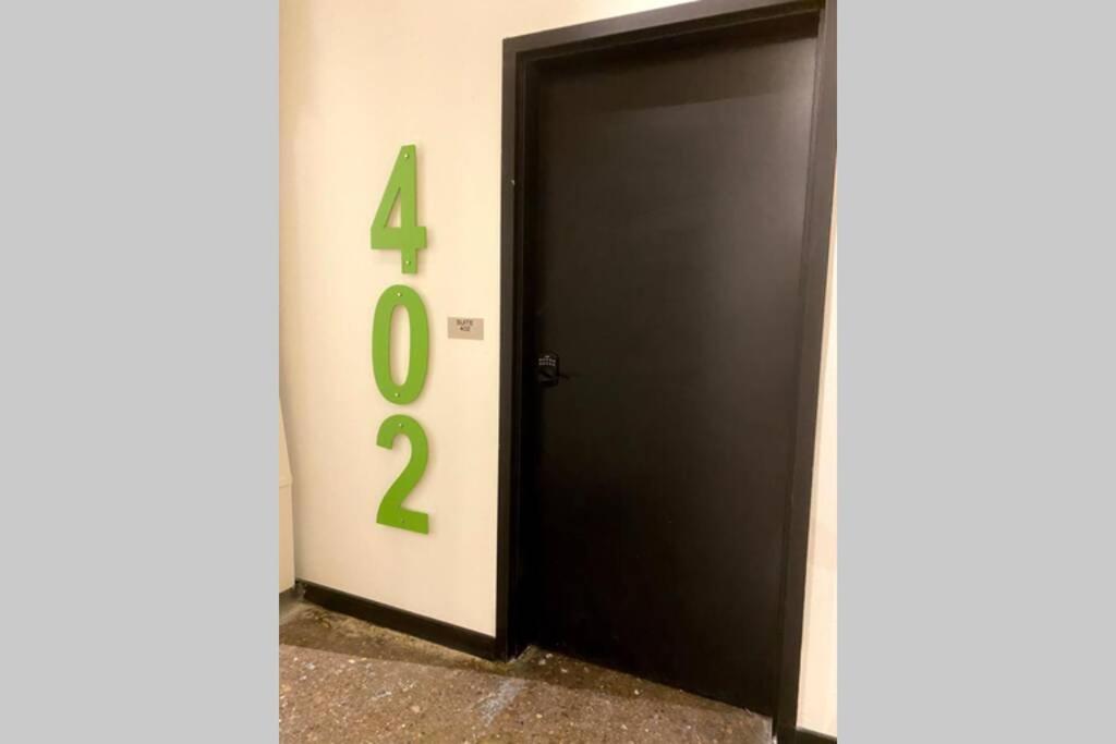 Two-Bedroom Apartment - Photo 2