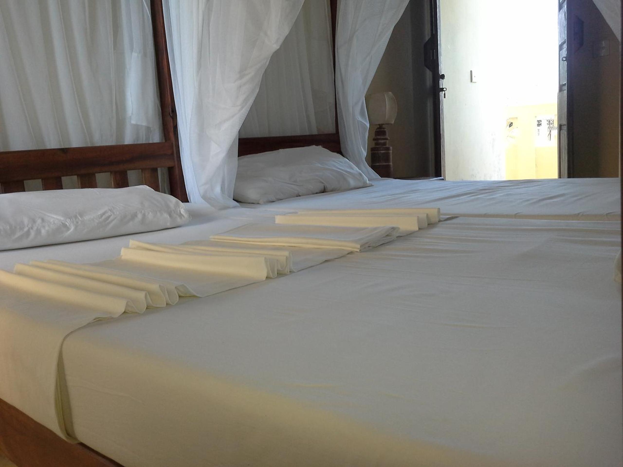 Standard Double Room with Balcony - Photo 4