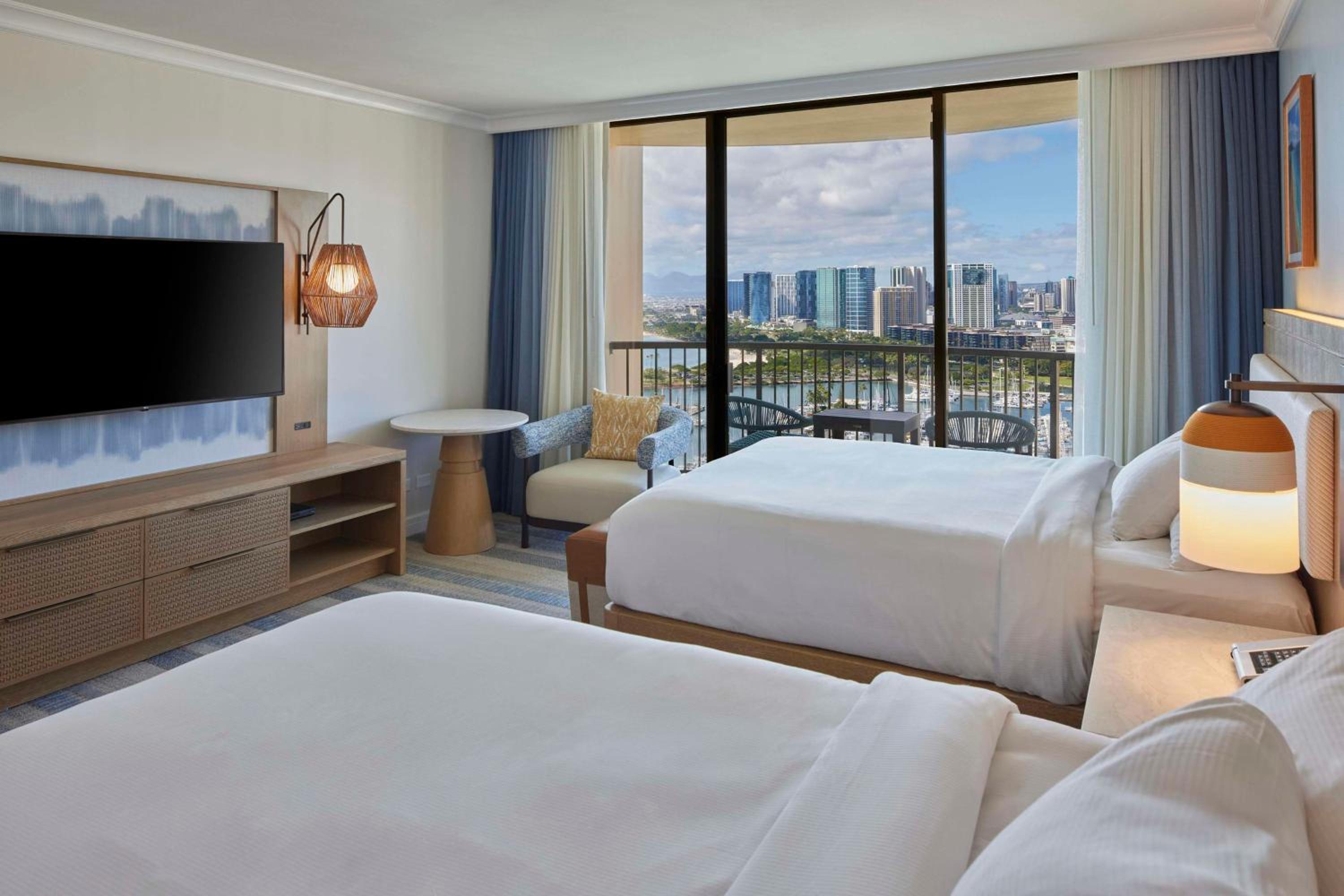 Queen Room with Two Queen Beds and Ocean View - Hearing Accessible