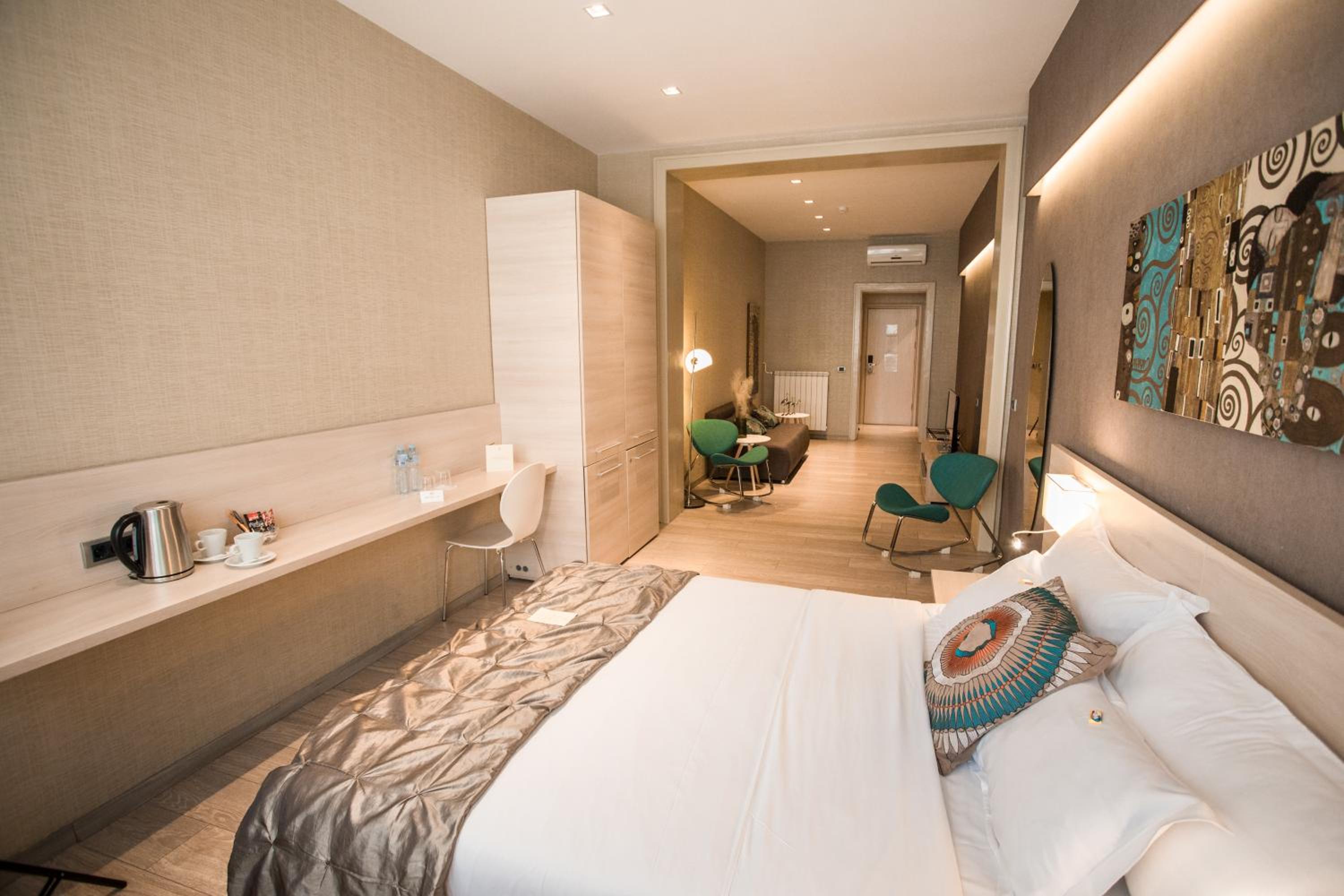 King Suite - Photo 5