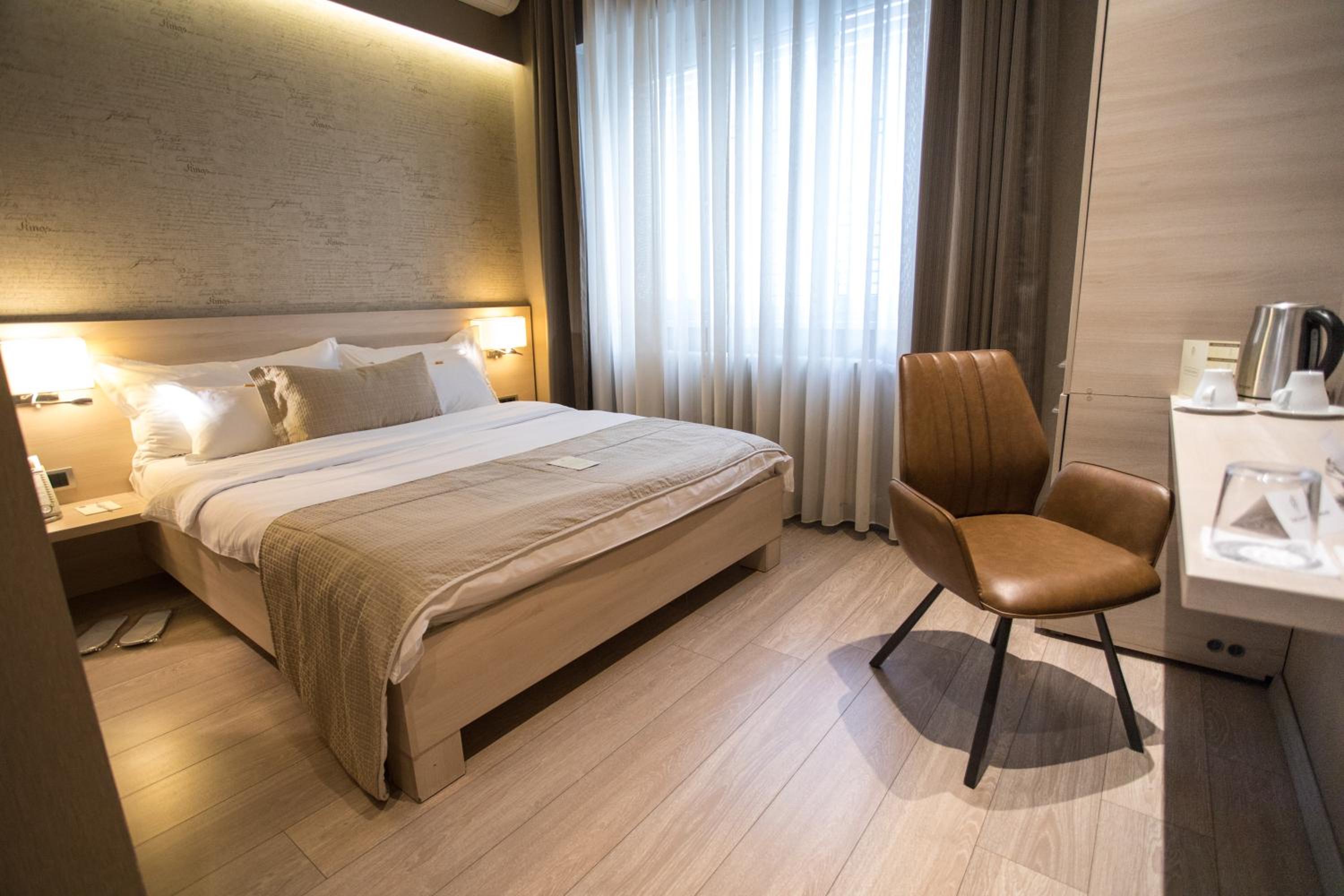 Deluxe Double Room - Photo 3