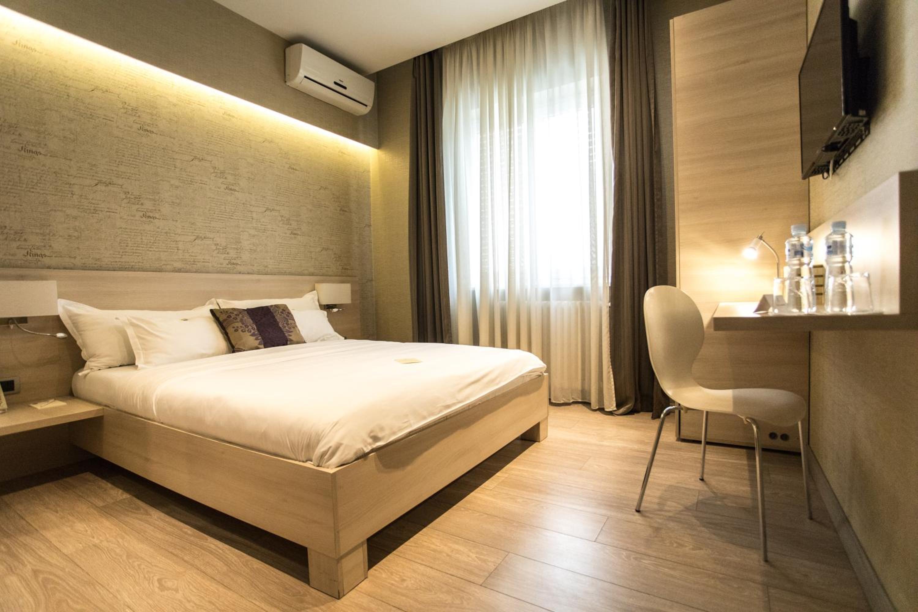 Double Room - Photo 4