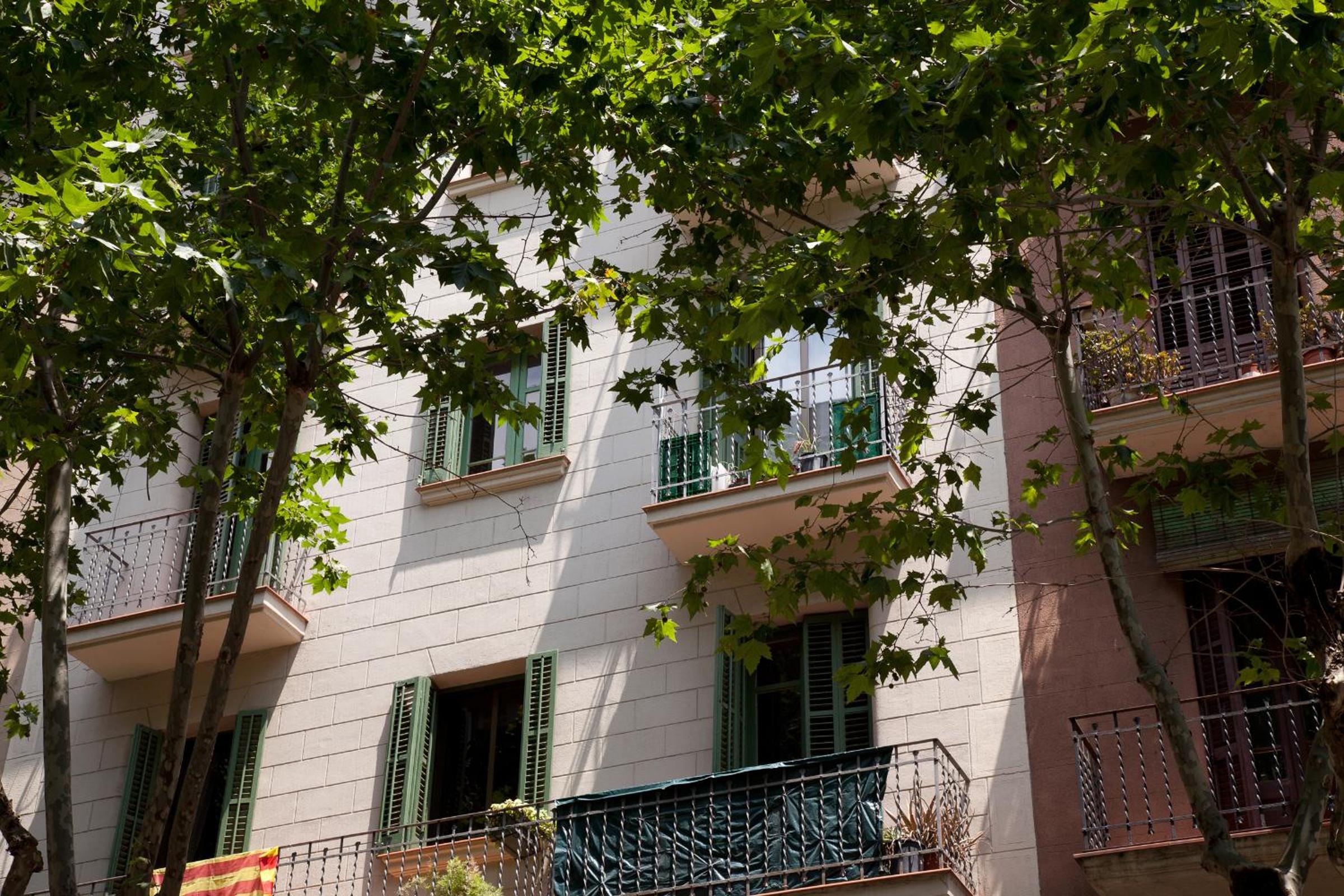 Two-Bedroom Apartment with Balcony photo 3