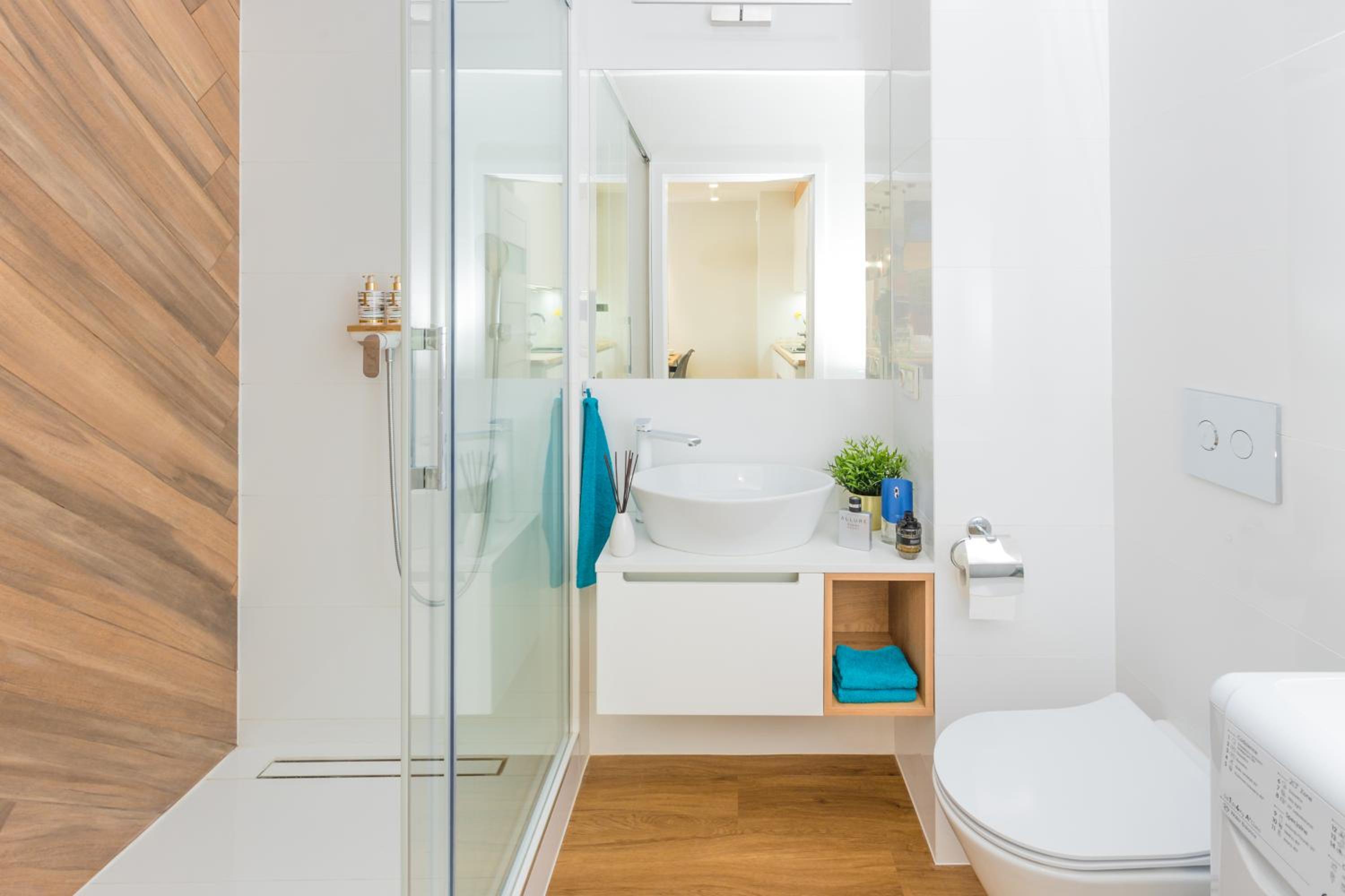One-Bedroom Suite - Photo 13
