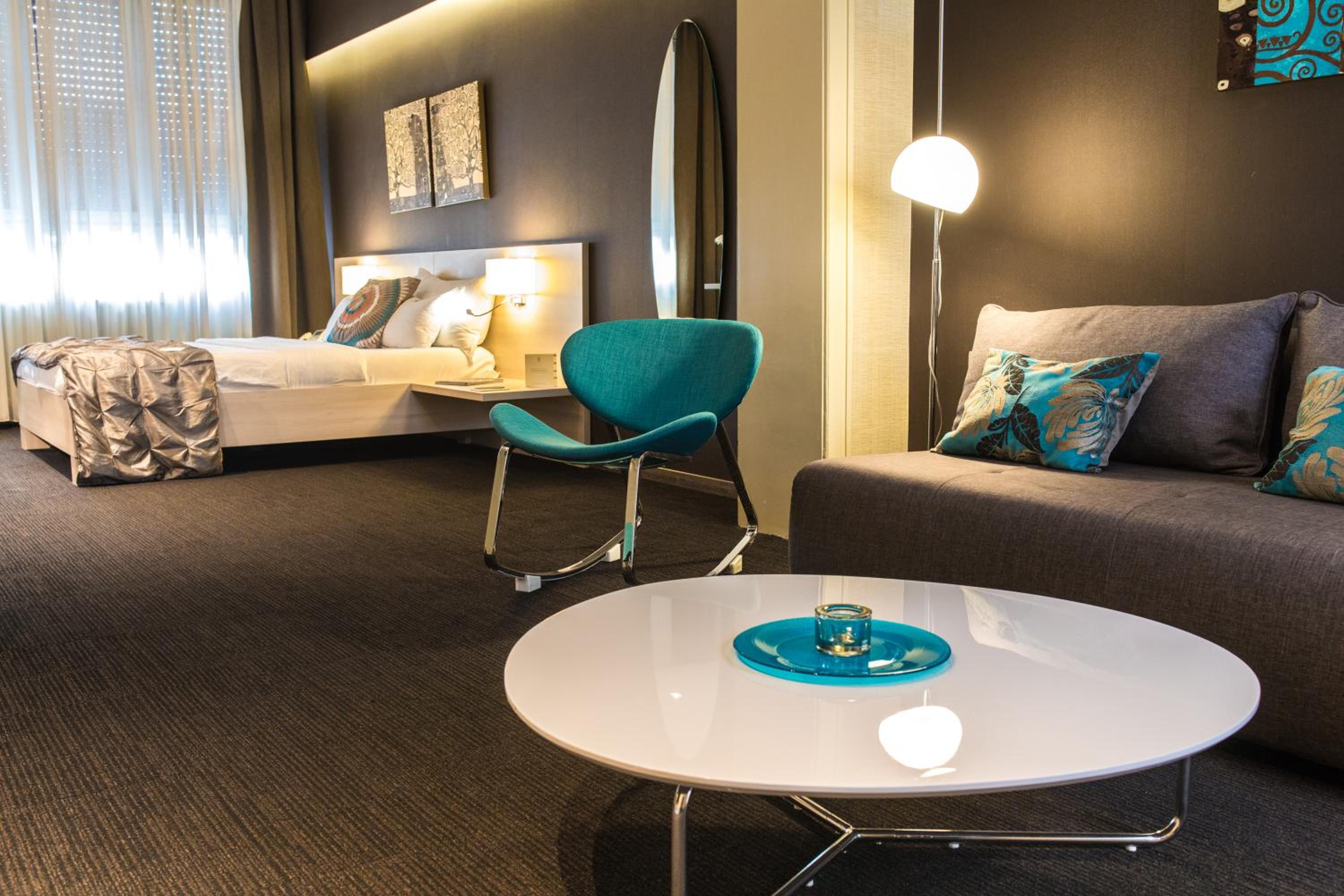 King Suite - Photo 2