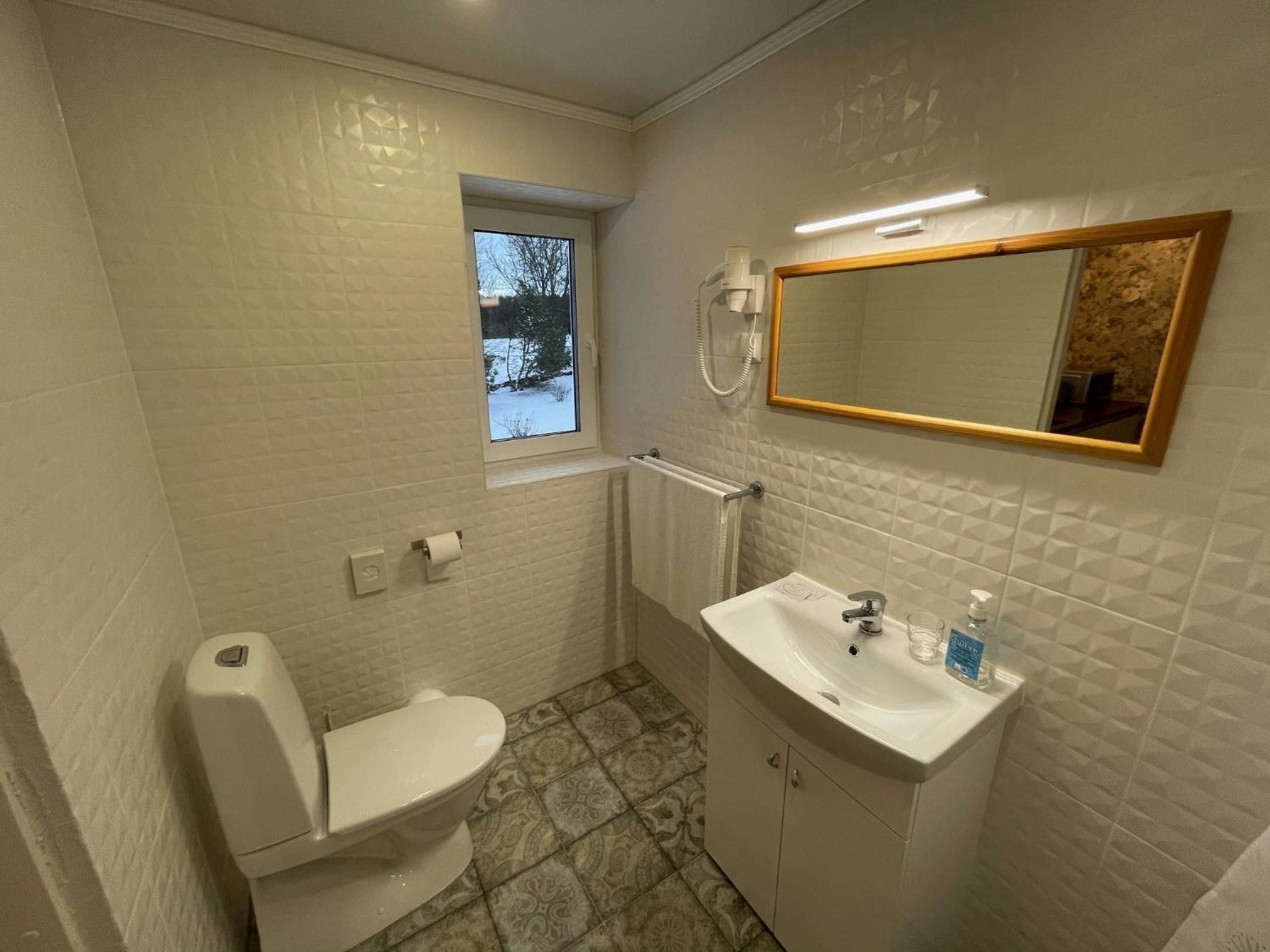 Double Room - Photo 2