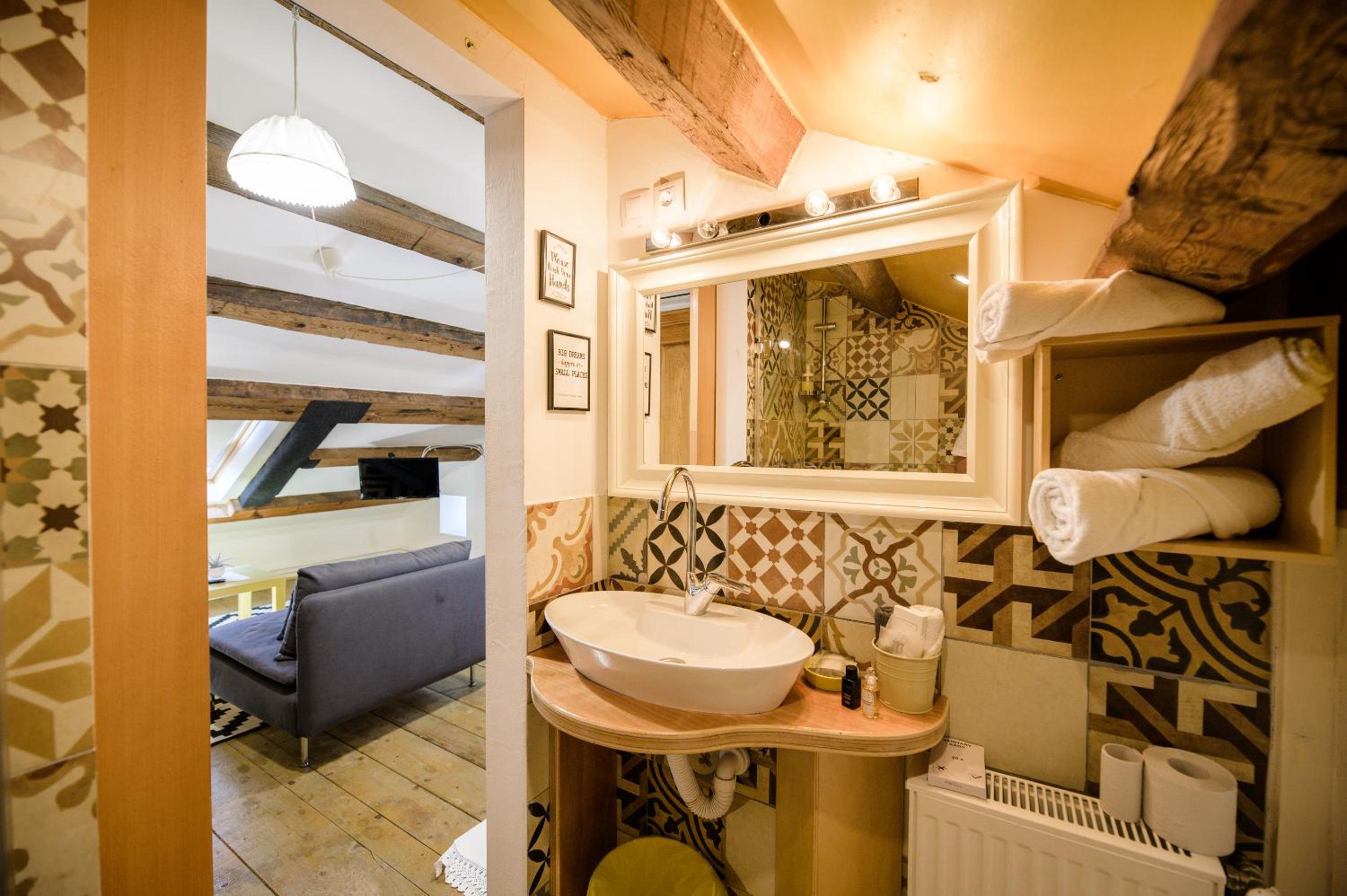 Deluxe Double Room with Sea View - Photo 7