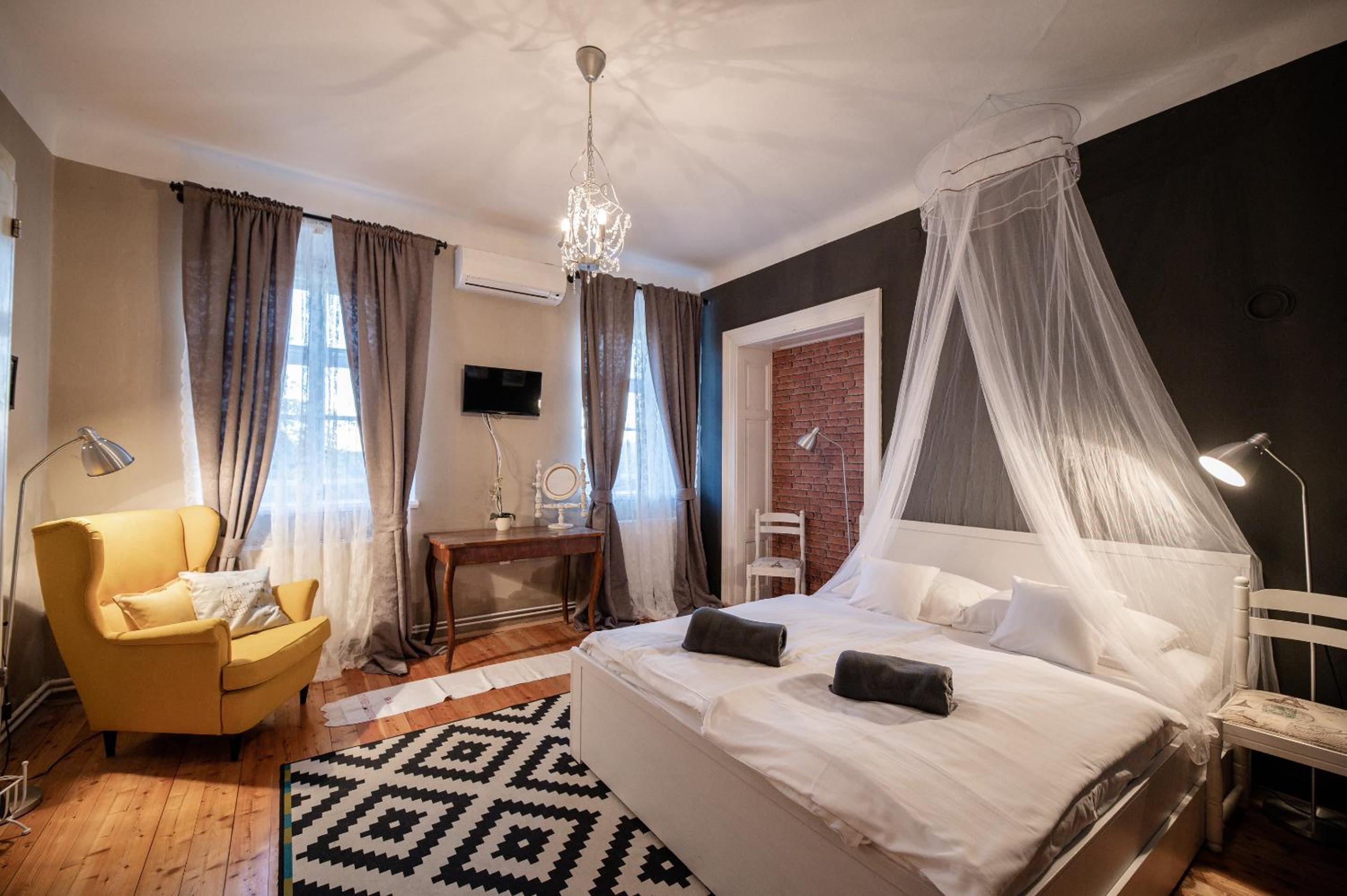 Family Suite - Photo 8
