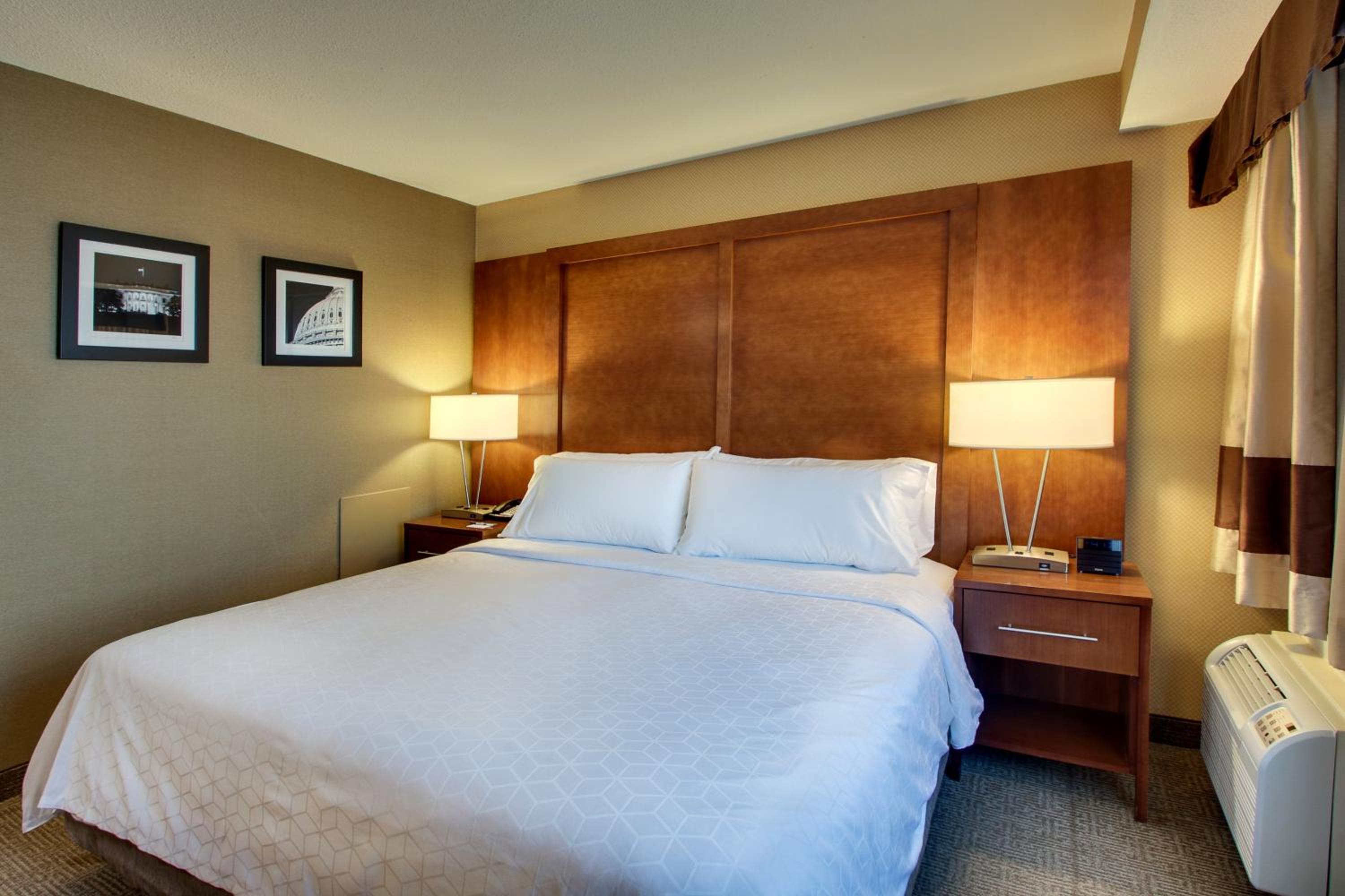 Standard King Room - Photo 1