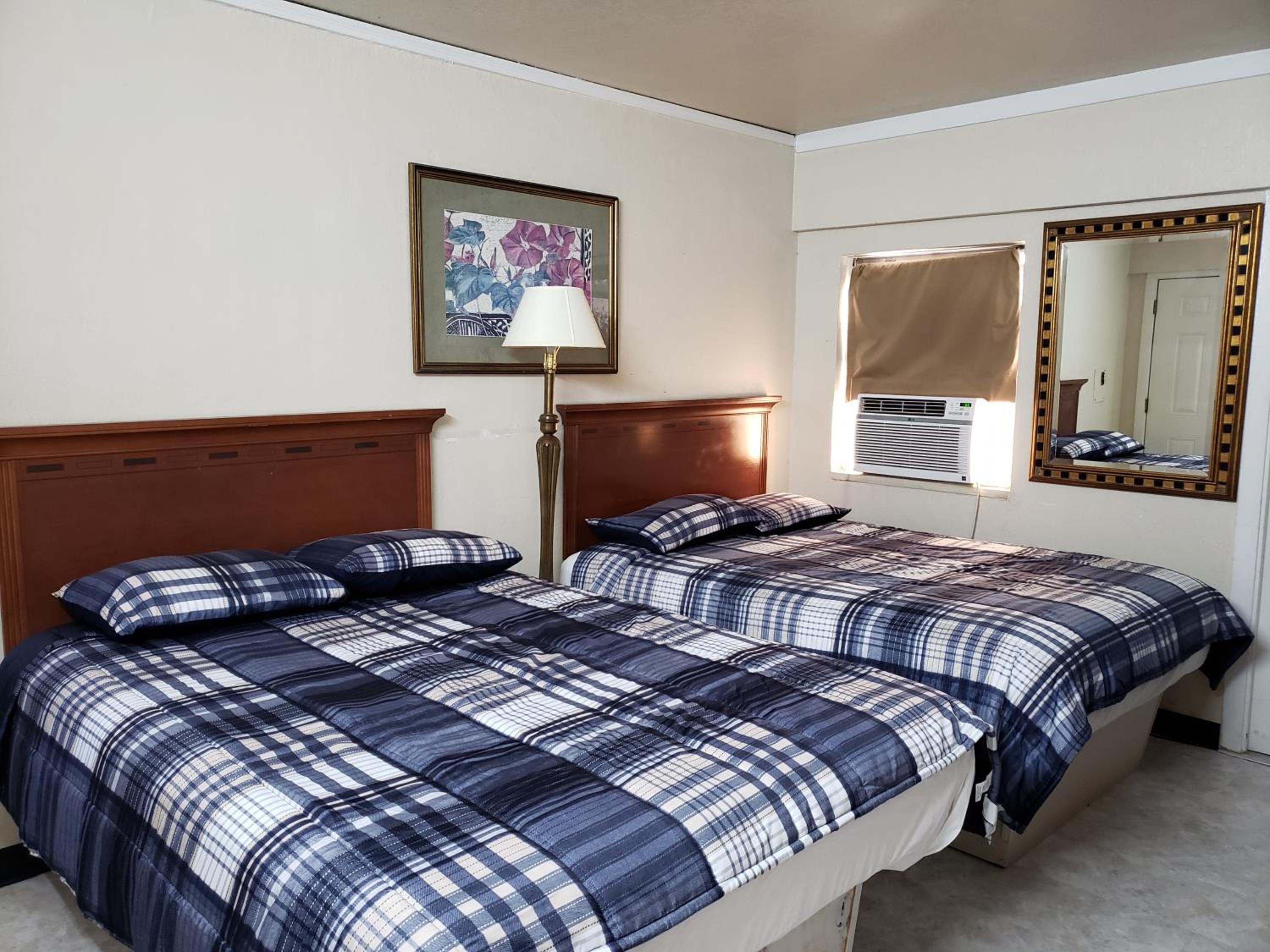 Budget Double Room photo 2