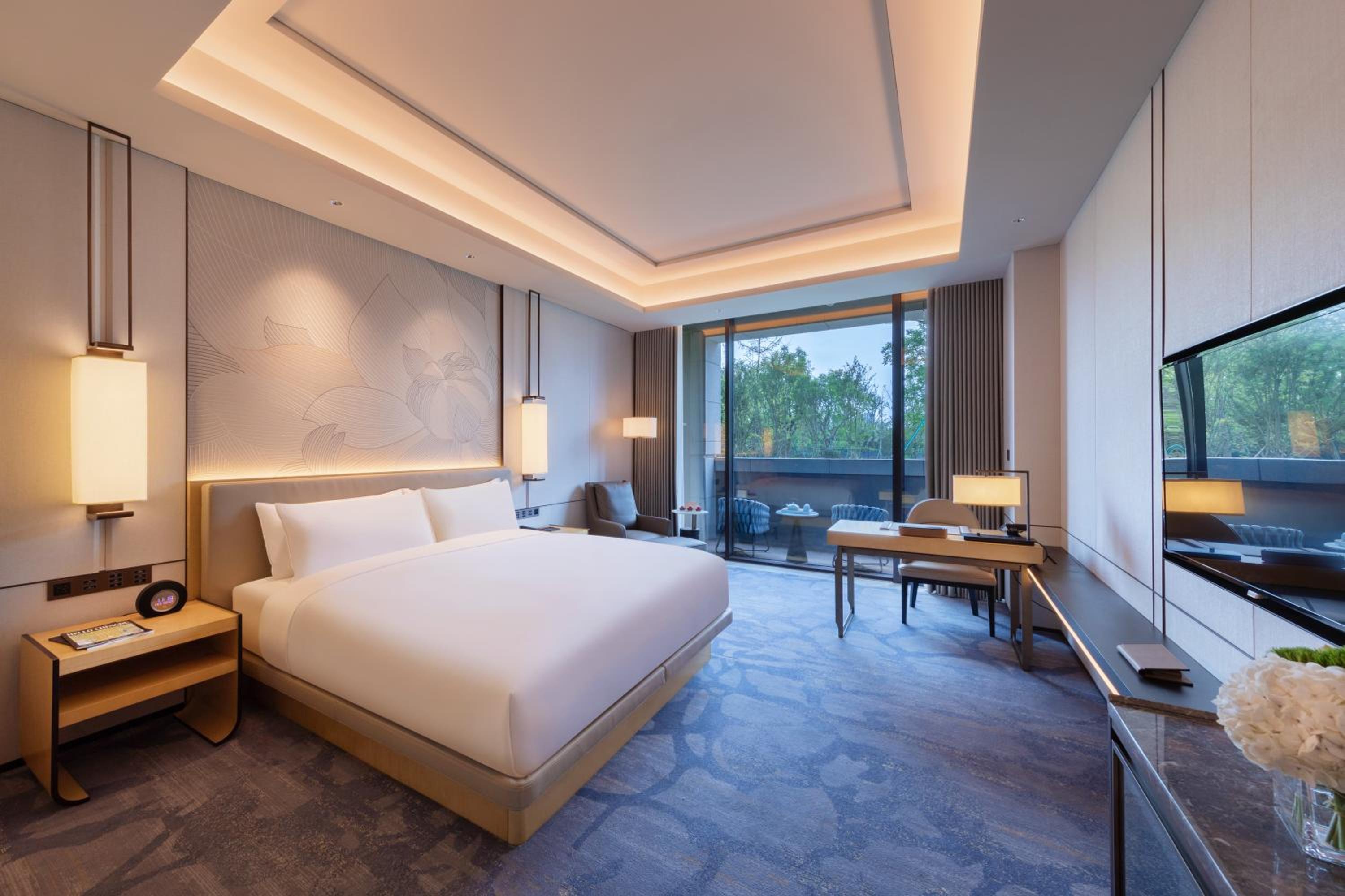 Premium Room with Balcony Garden View - Photo 1
