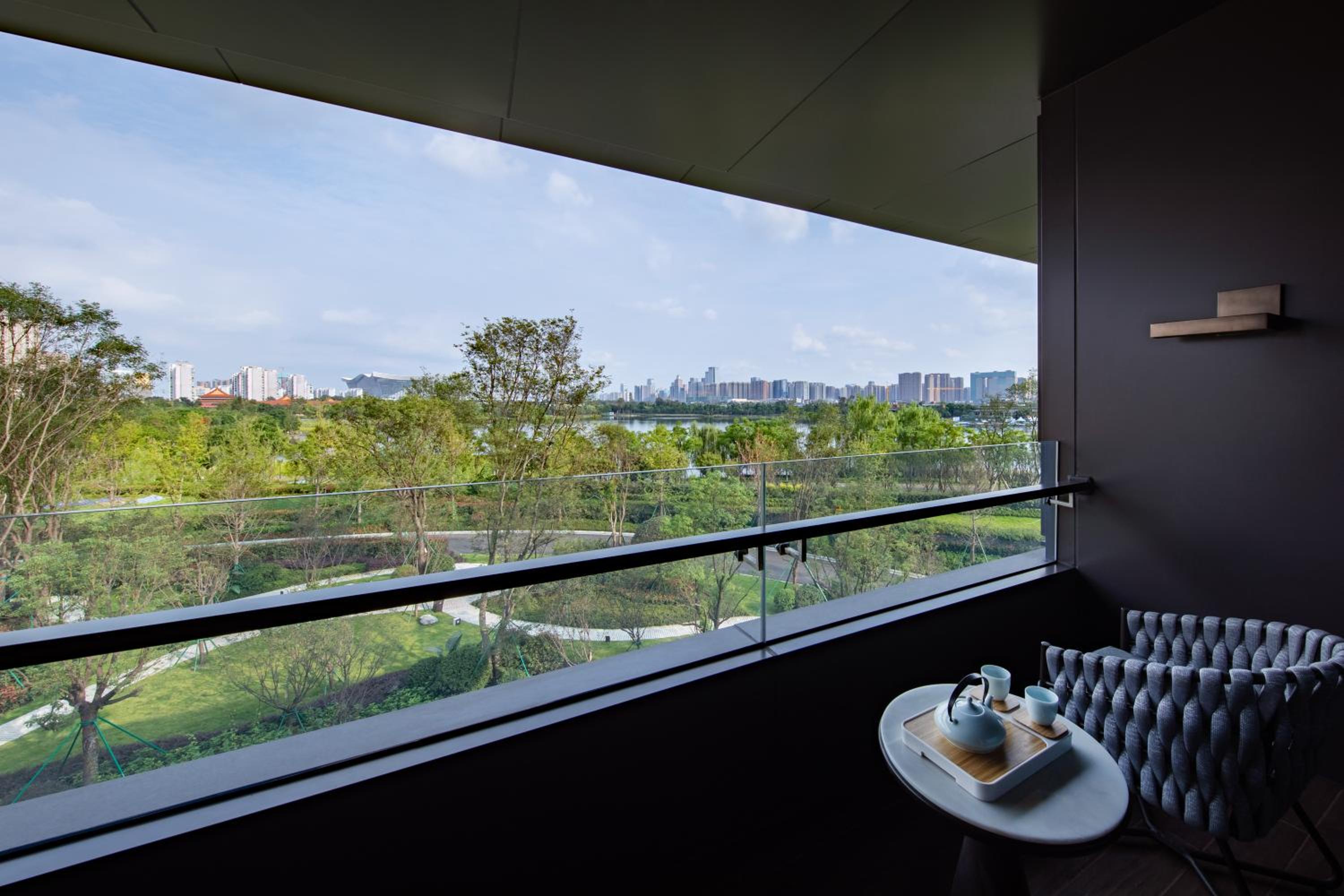 Premium Room with Balcony Garden View - Photo 7