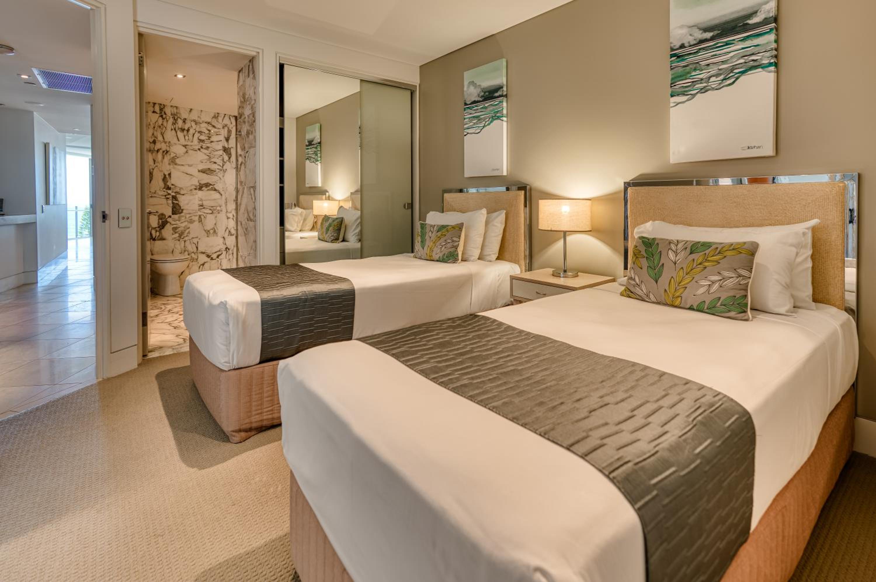 Two-Bedroom Suite with Ocean View - Photo 16