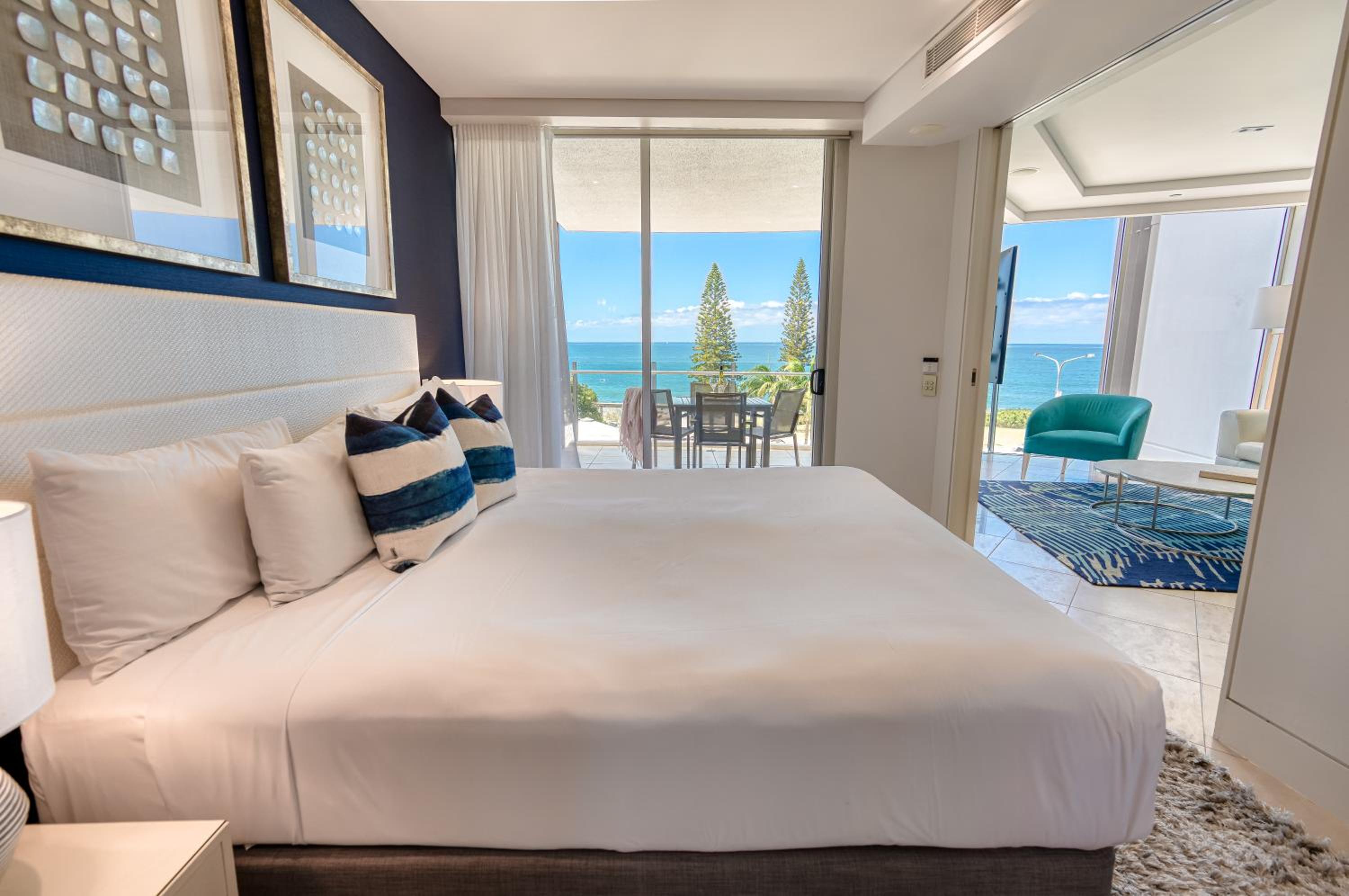 Two-Bedroom Suite with Ocean View - Photo 14