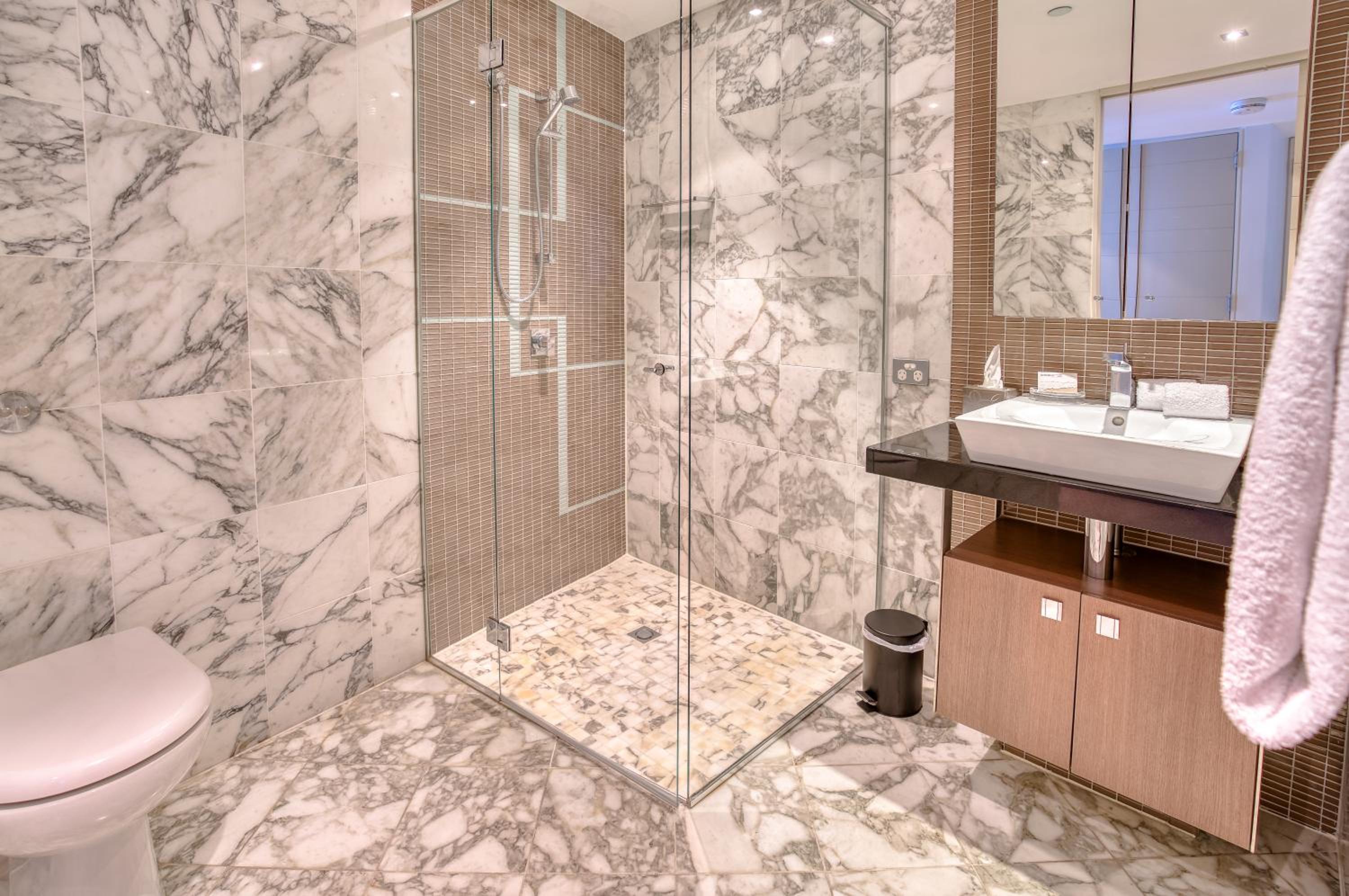 Two-Bedroom Suite with Ocean View - Photo 2