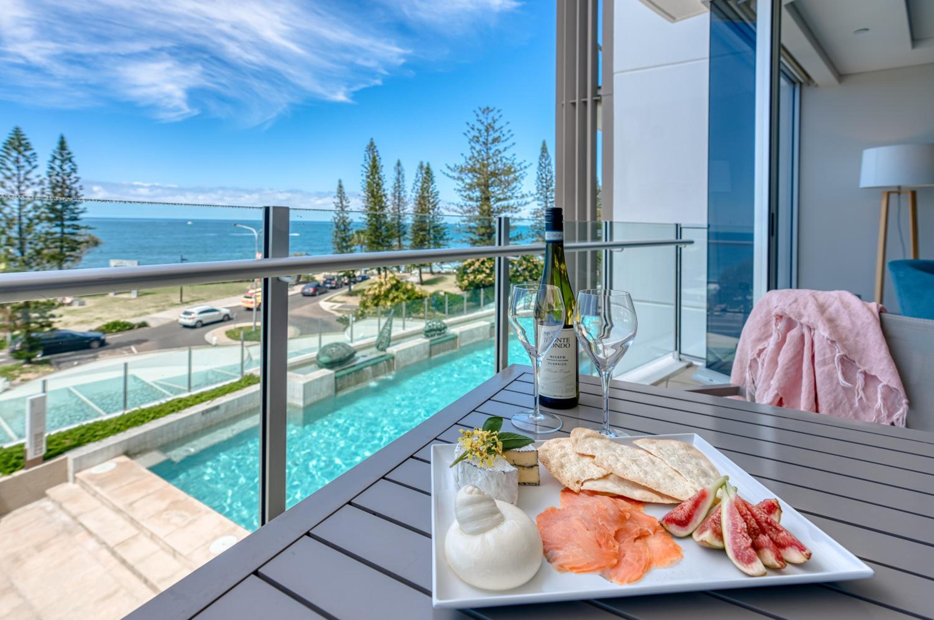 Two-Bedroom Suite with Ocean View - Photo 9