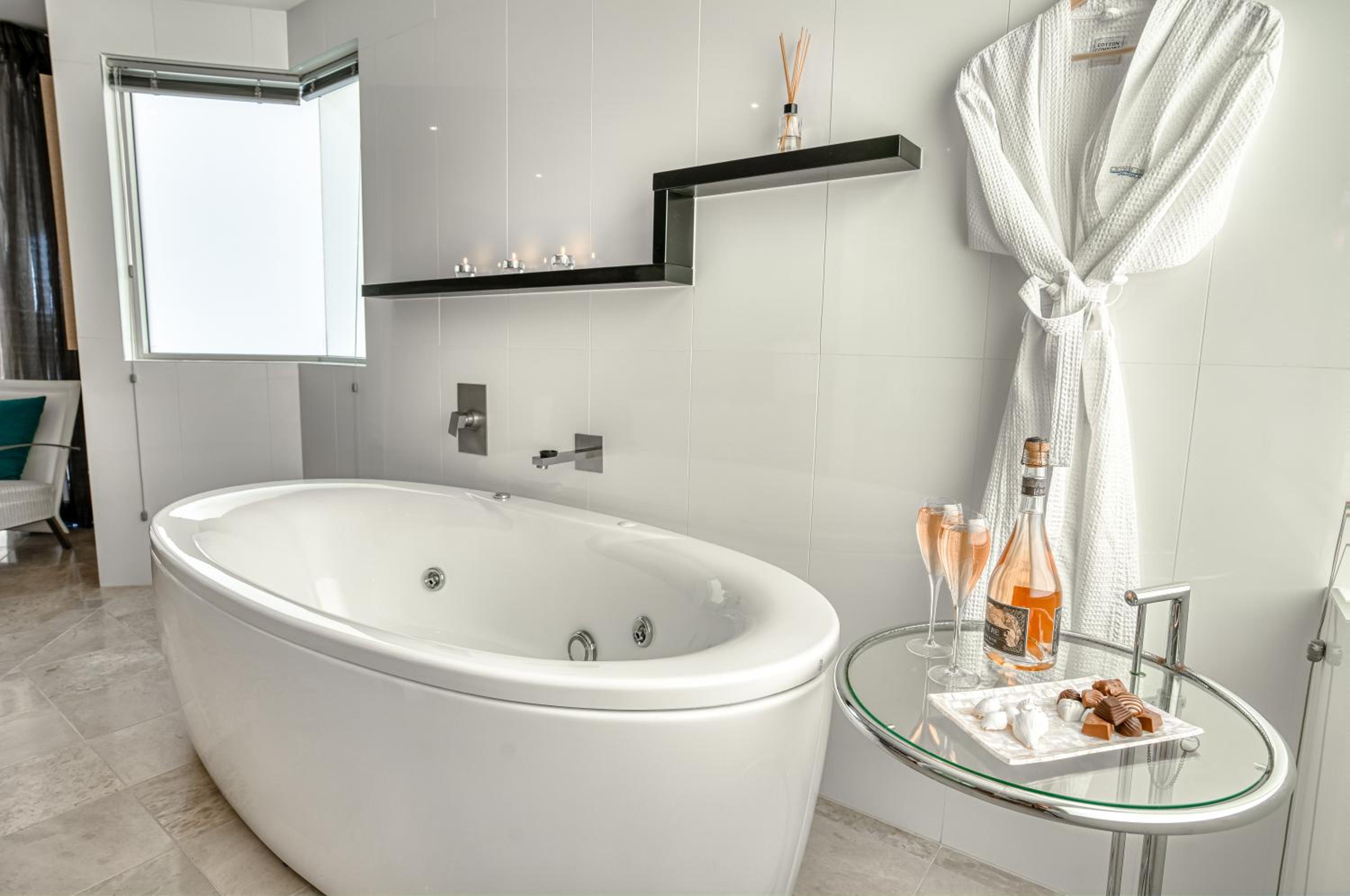 Three-Bedroom Suite with Ocean View photo 2