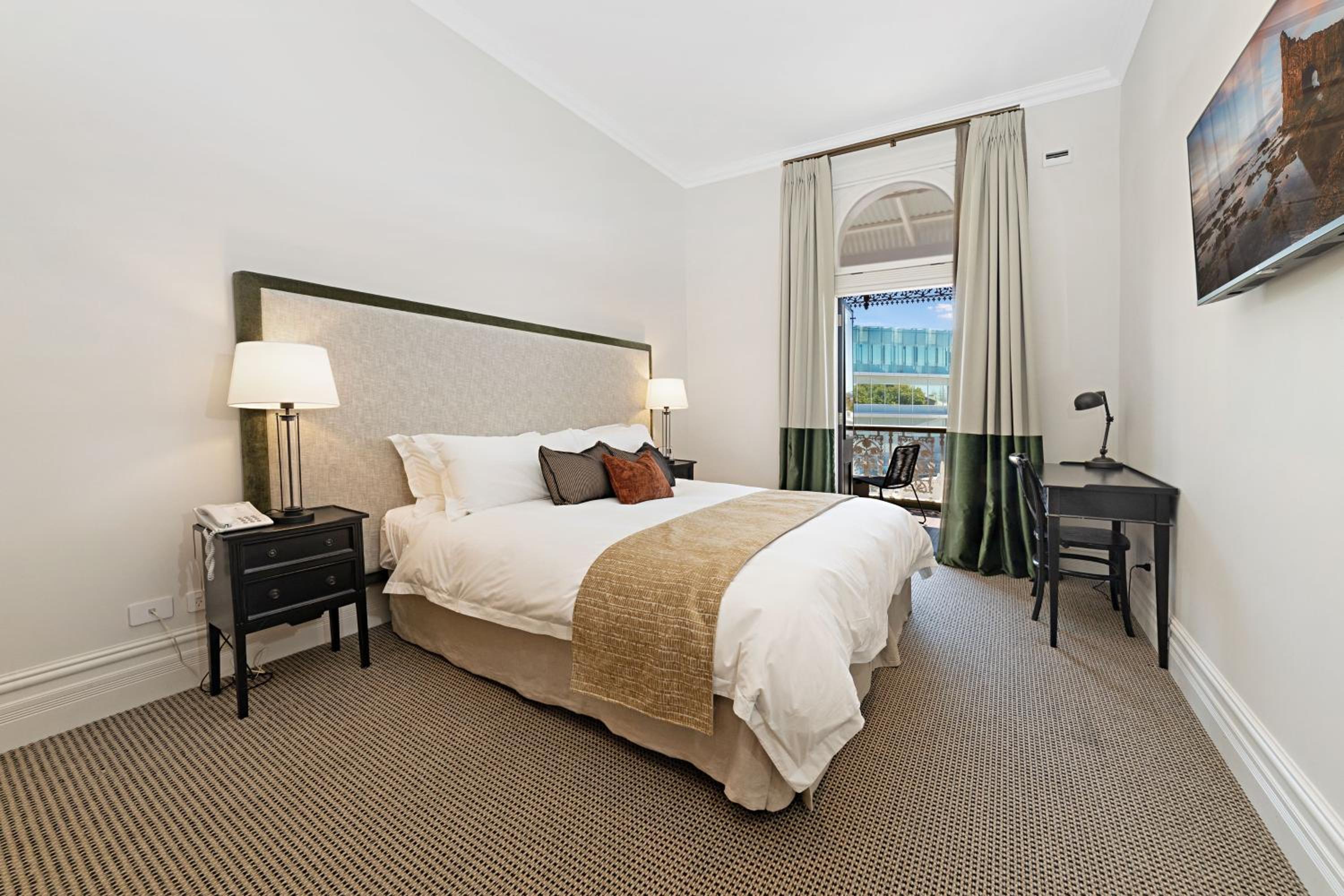 Deluxe Double or Twin Room with Balcony photo 3