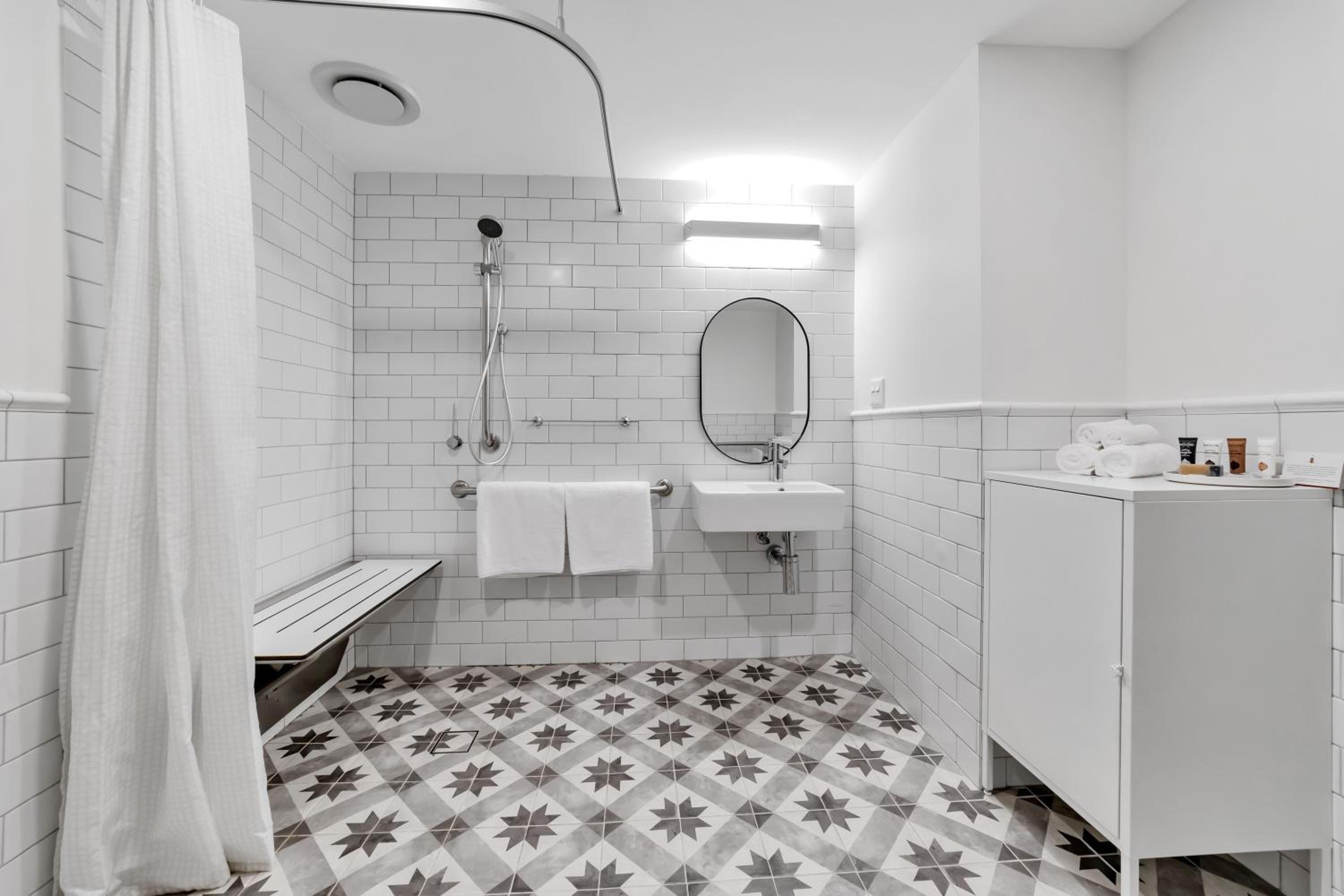 Deluxe Double or Twin Room photo 3