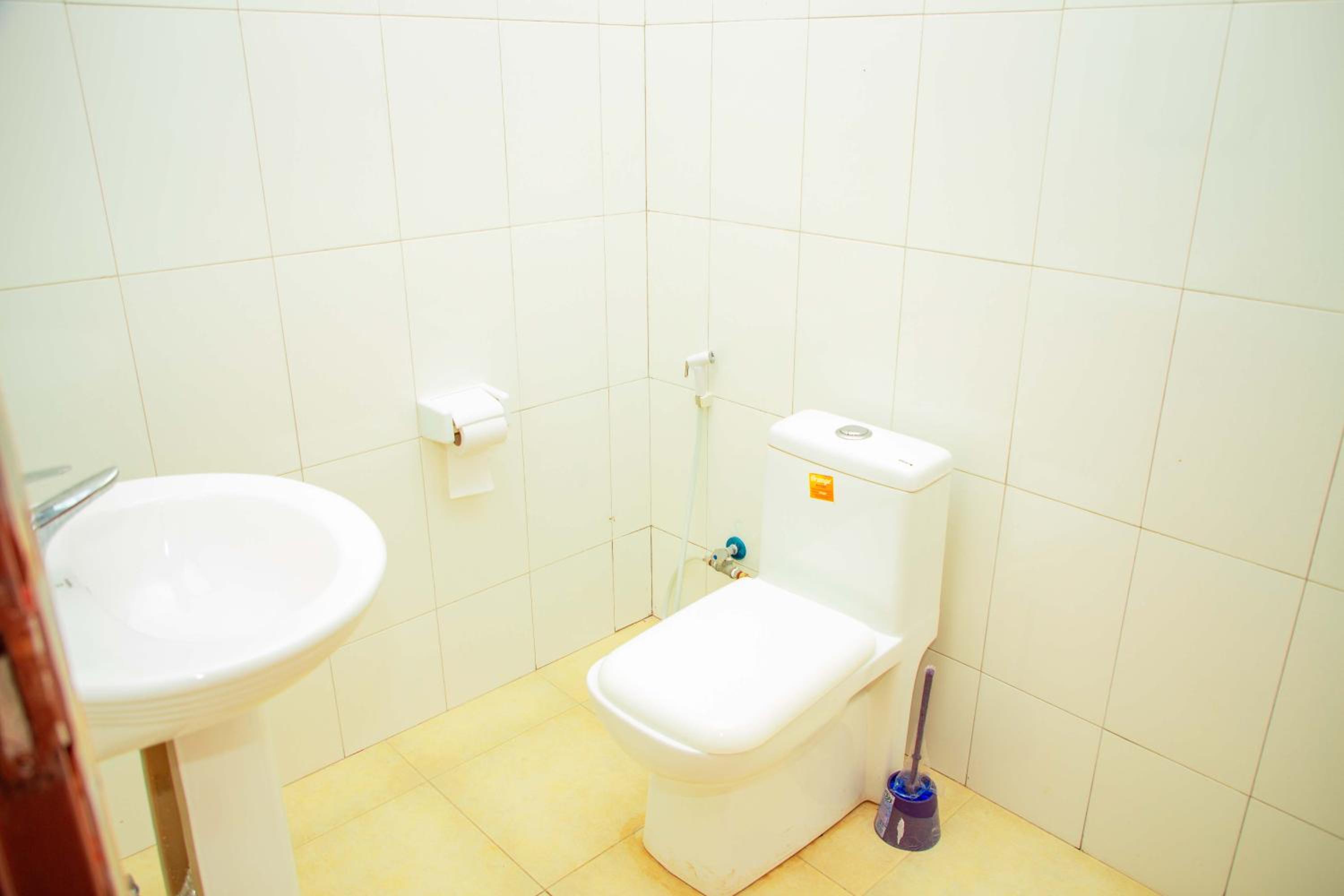 Budget Double Room - Photo 5