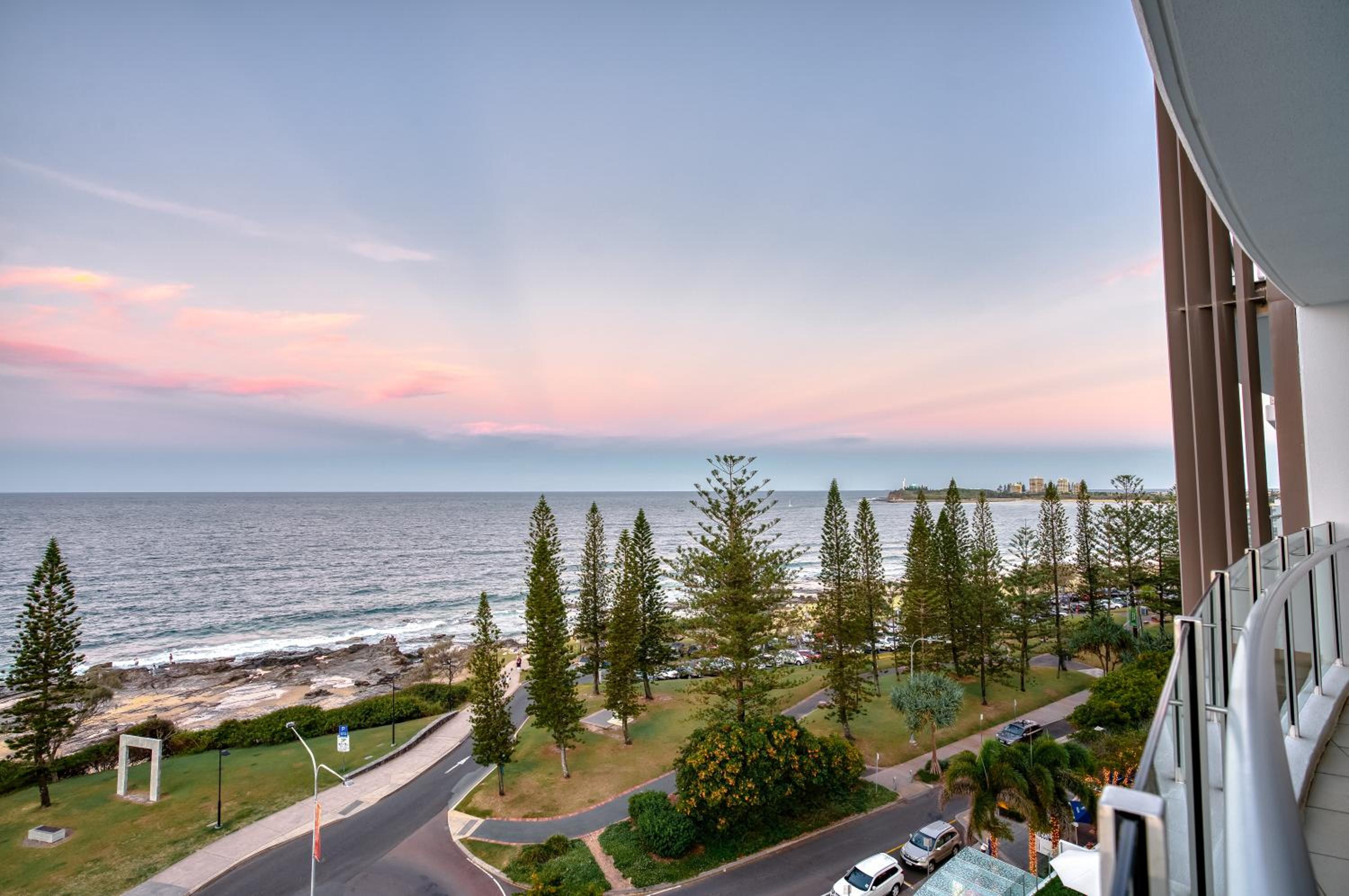 Three-Bedroom Deluxe Suite with Ocean View photo 2