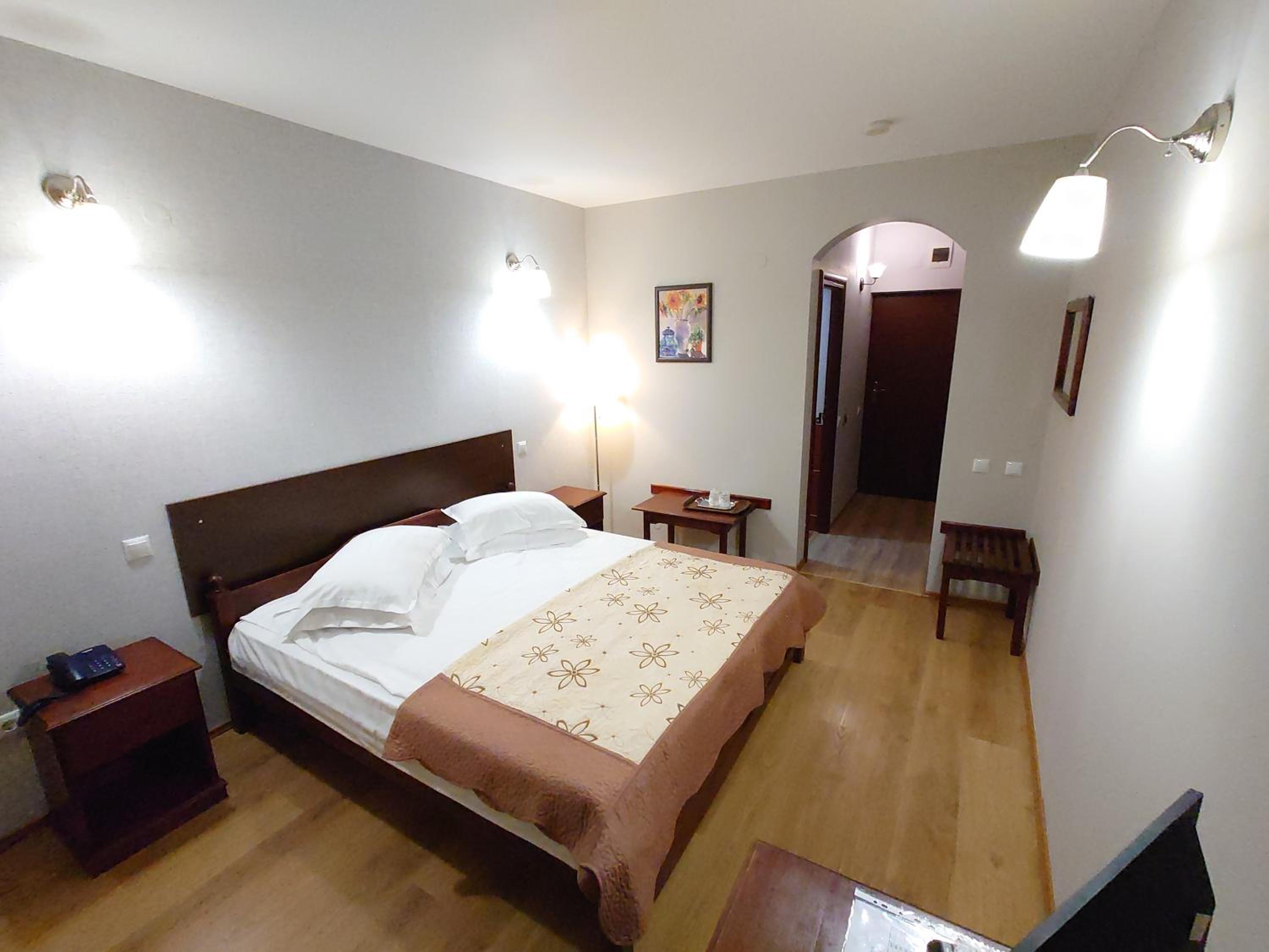 Superior Double or Twin Room - Photo 7