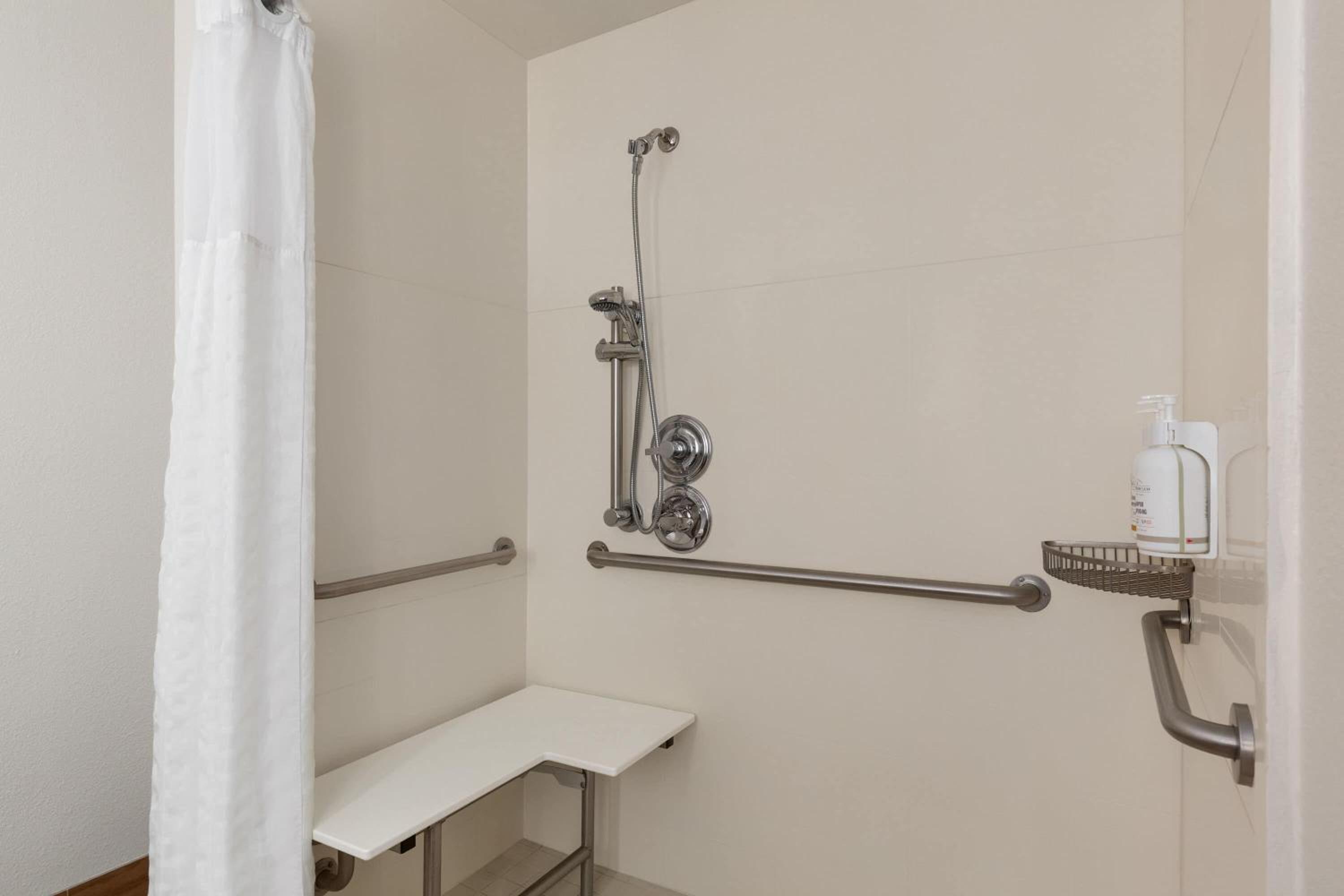 King Room with Roll-In Shower - Mobility/Hearing Accessible - Non-Smoking