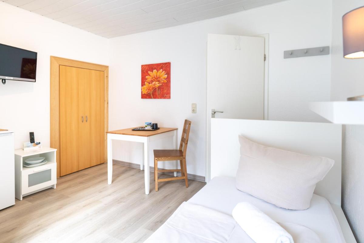 Single Room photo 3