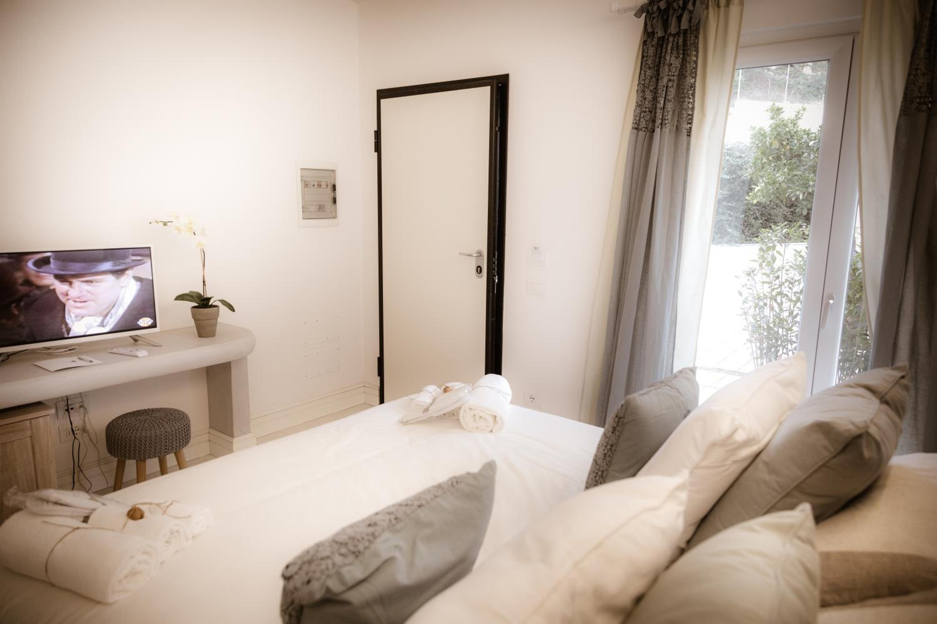 Deluxe Single Room