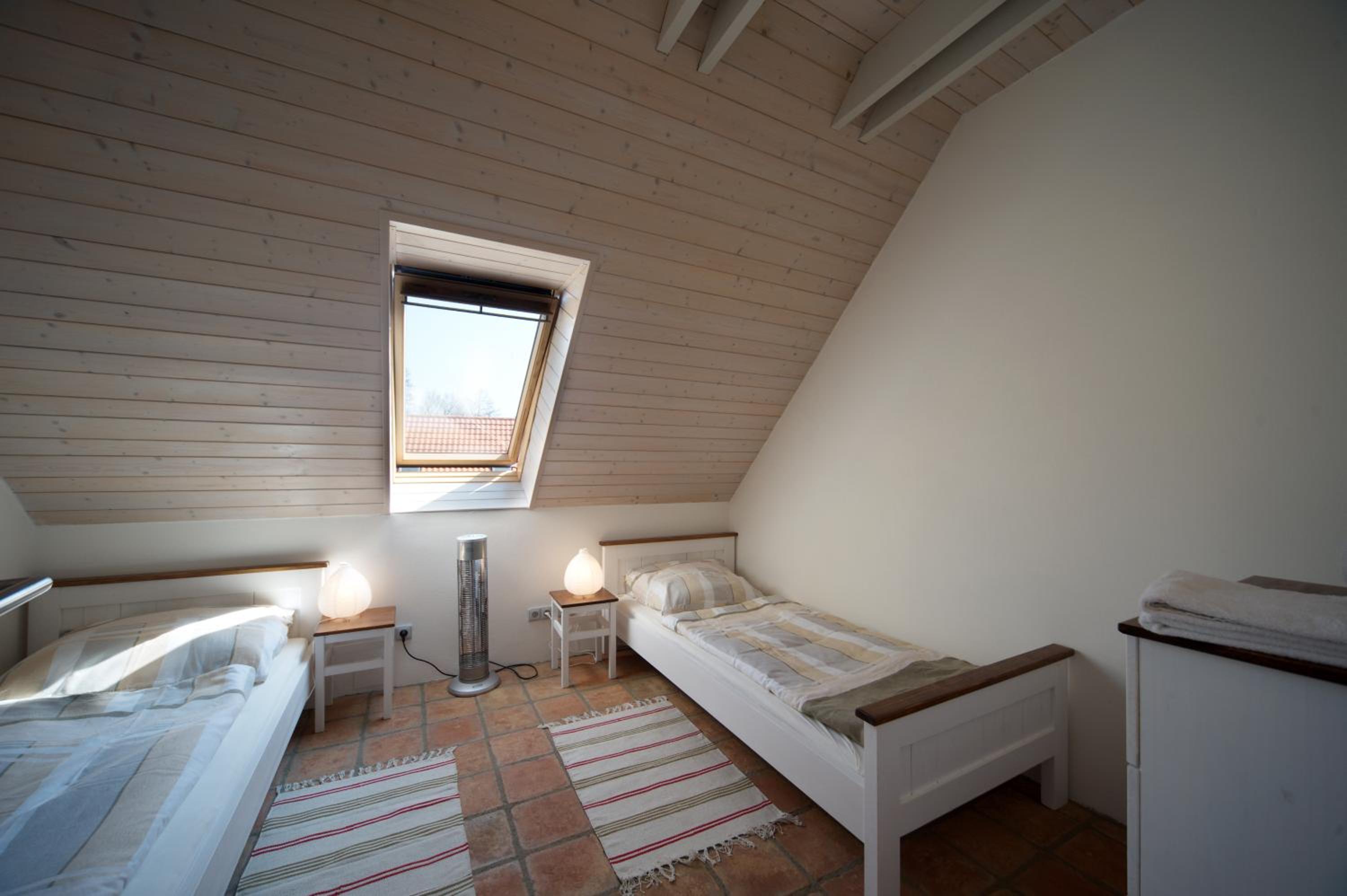 Twin Room with Shared Bathroom photo 3