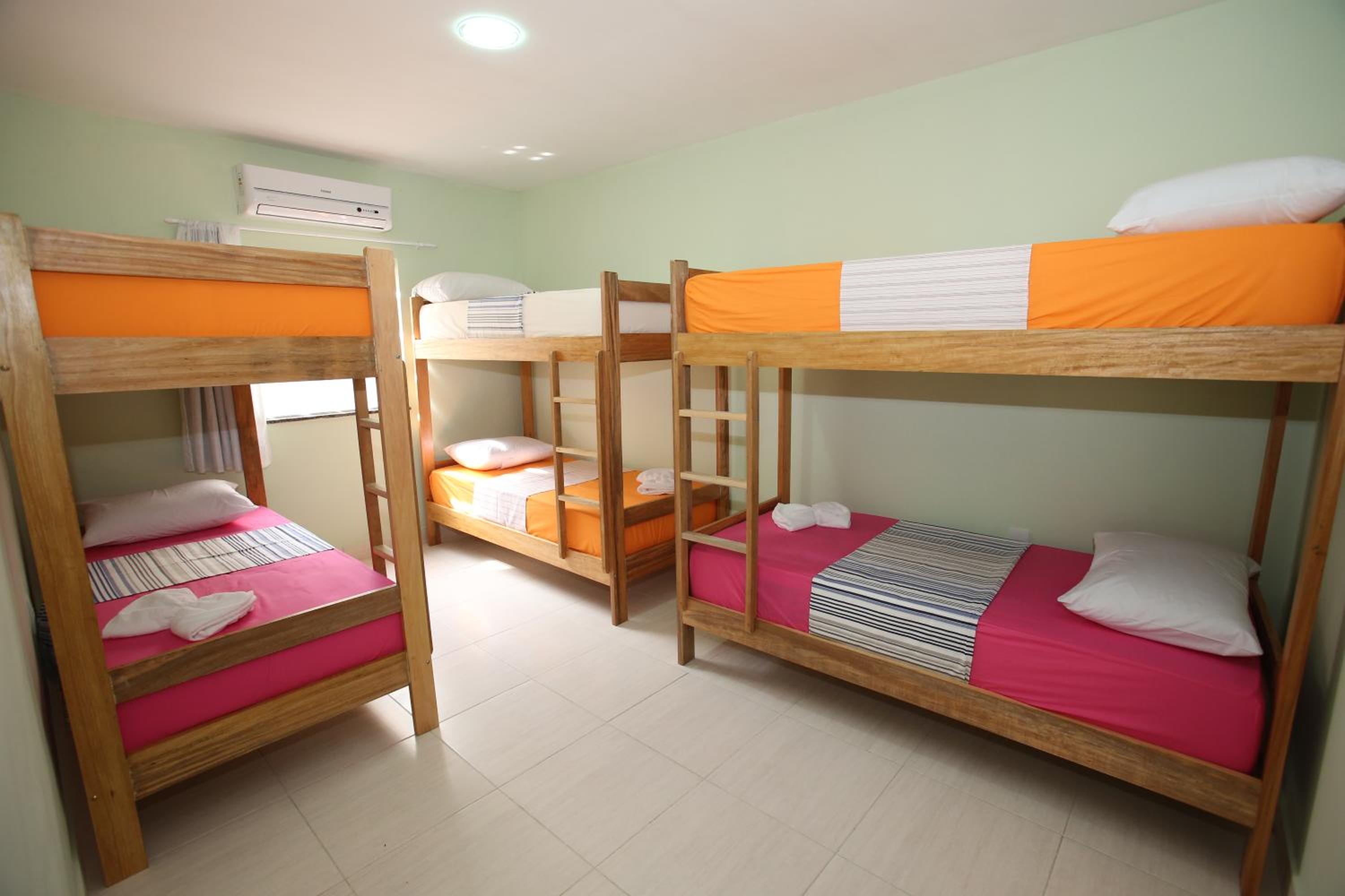 Bed in 6-Bed Male Dormitory Room photo 1