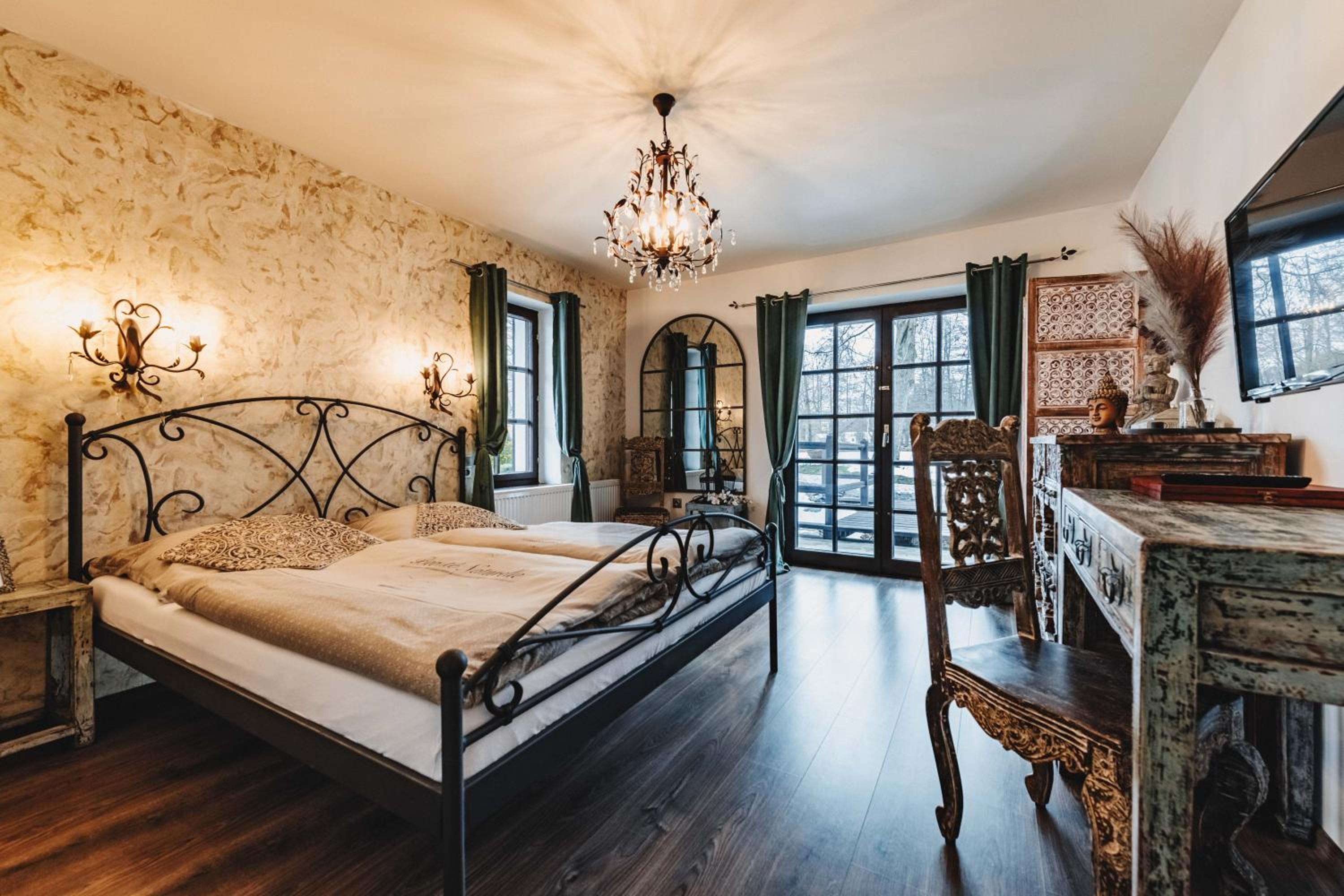 Deluxe Double Room with Extra Bed photo 1