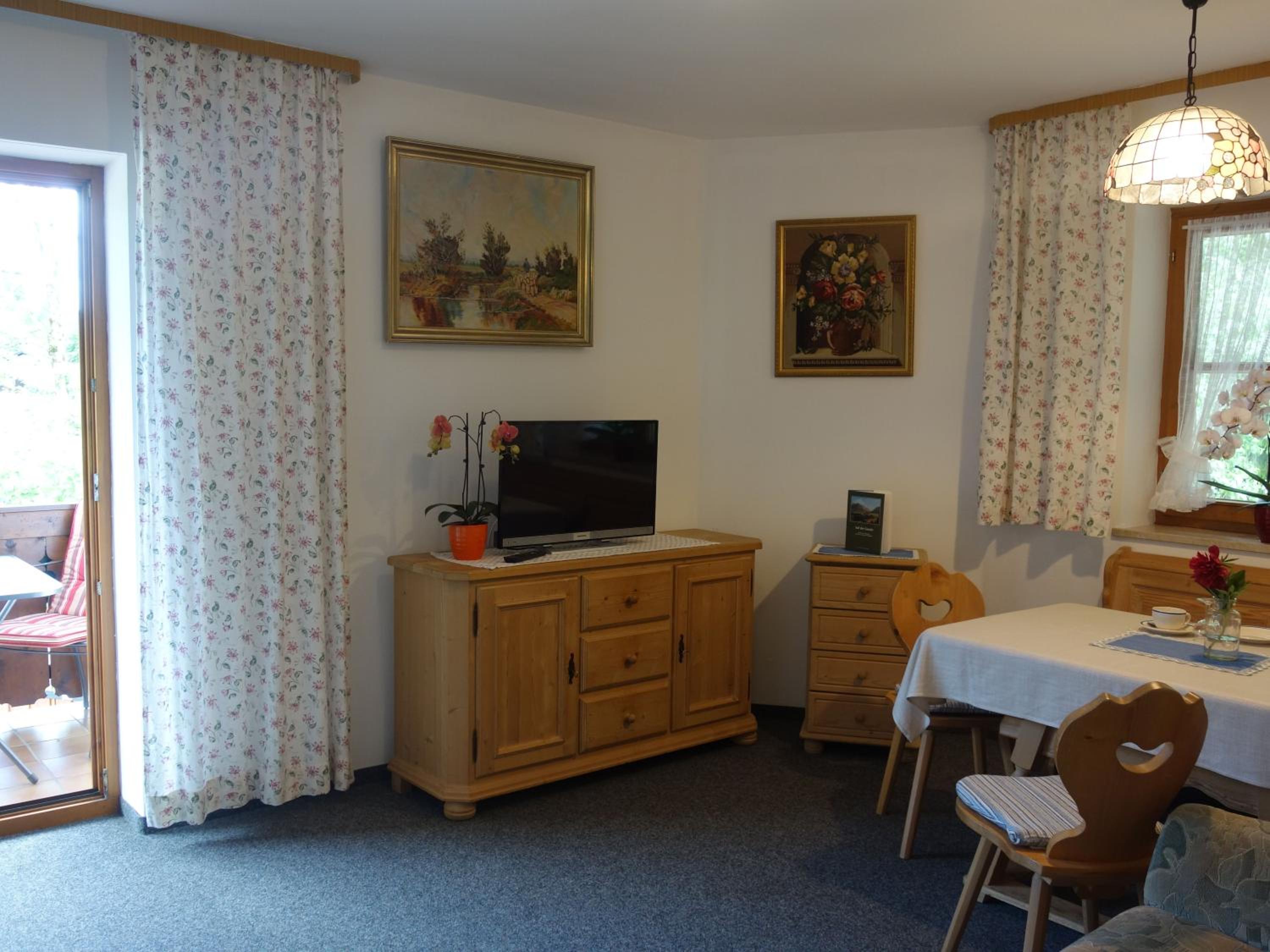 Apartment with Balcony photo 2