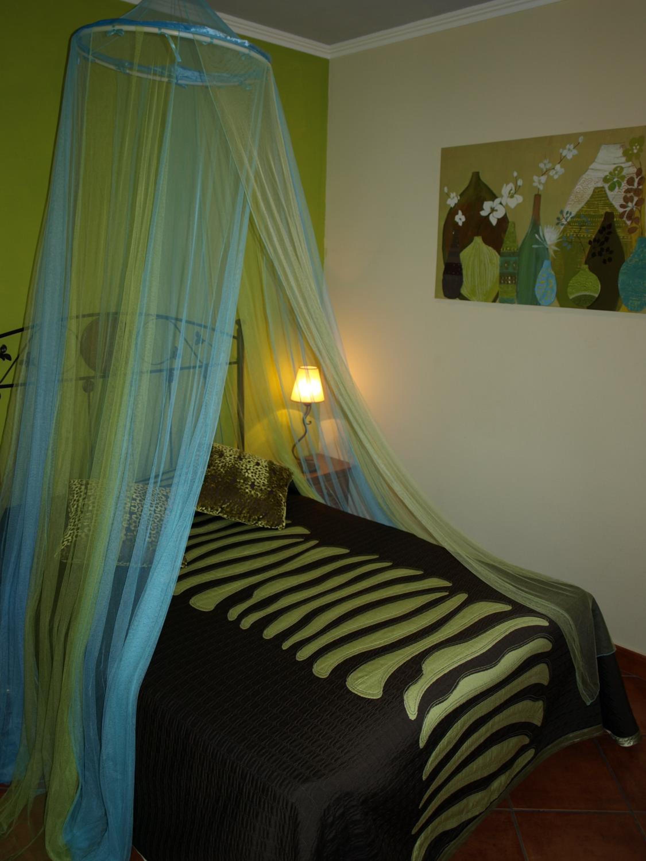 Two-Bedroom House (2-6 Adults) - Photo 260