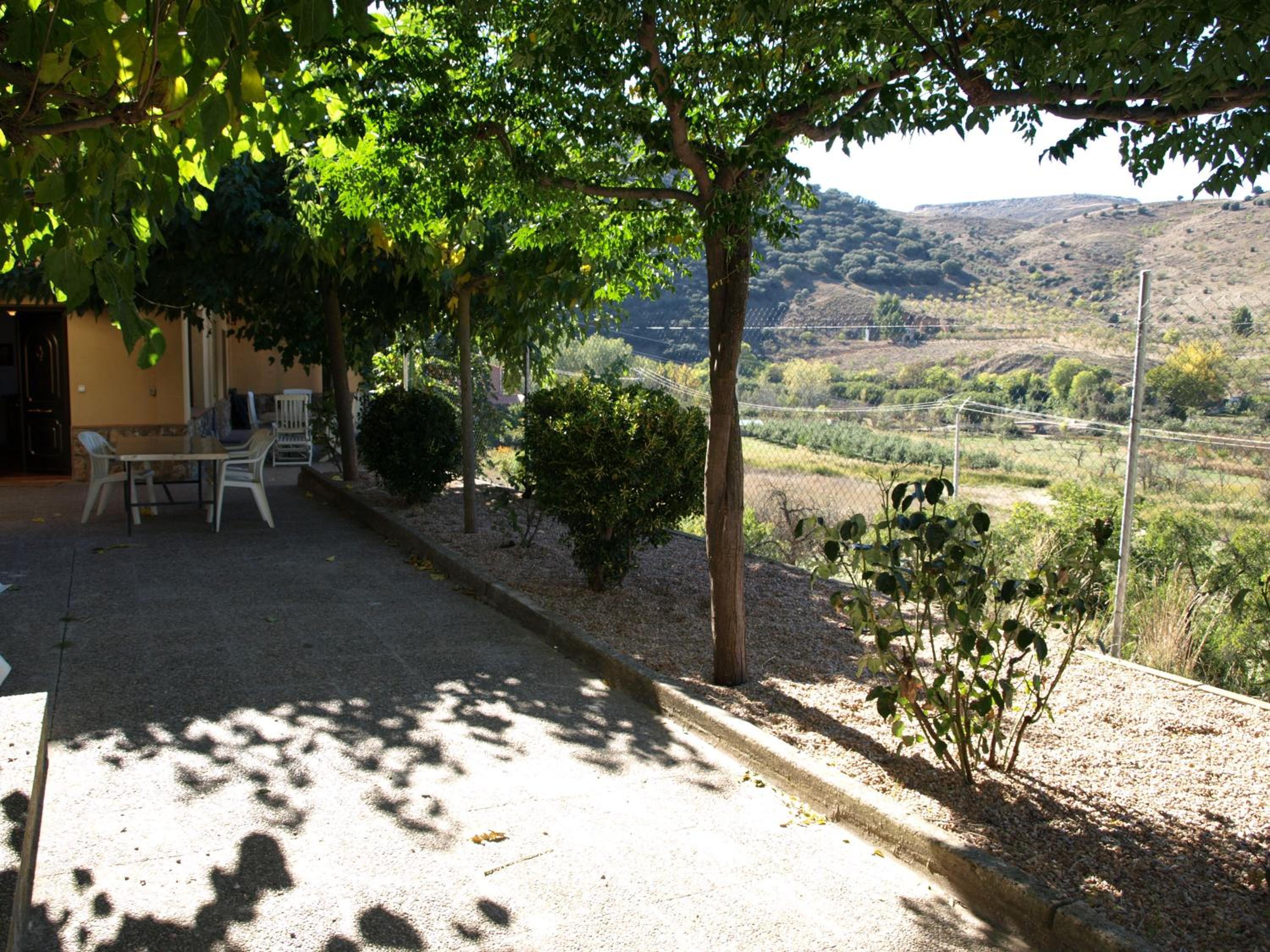 Two-Bedroom House (2-6 Adults) - Photo 126