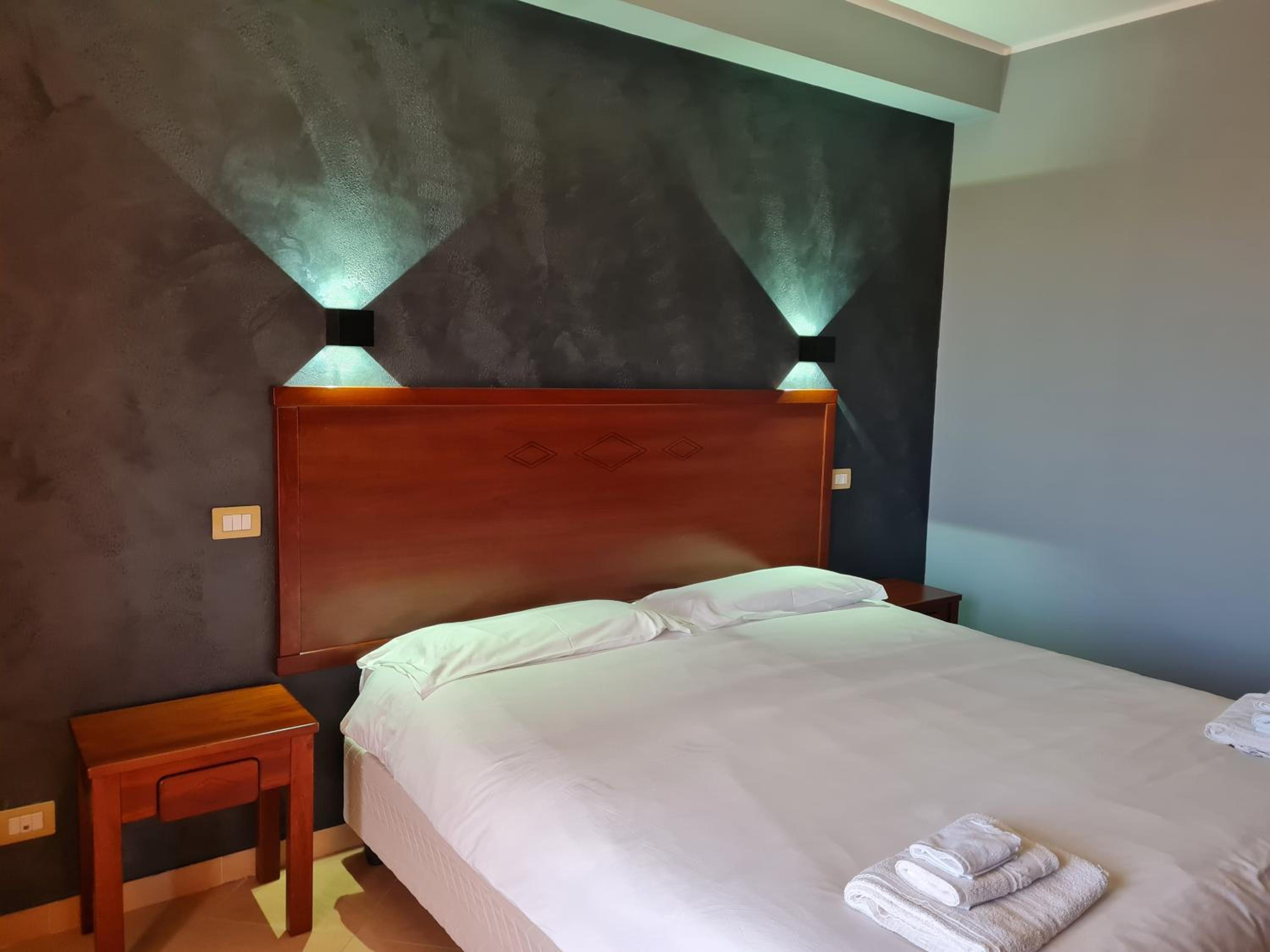 Double Room - Photo 1
