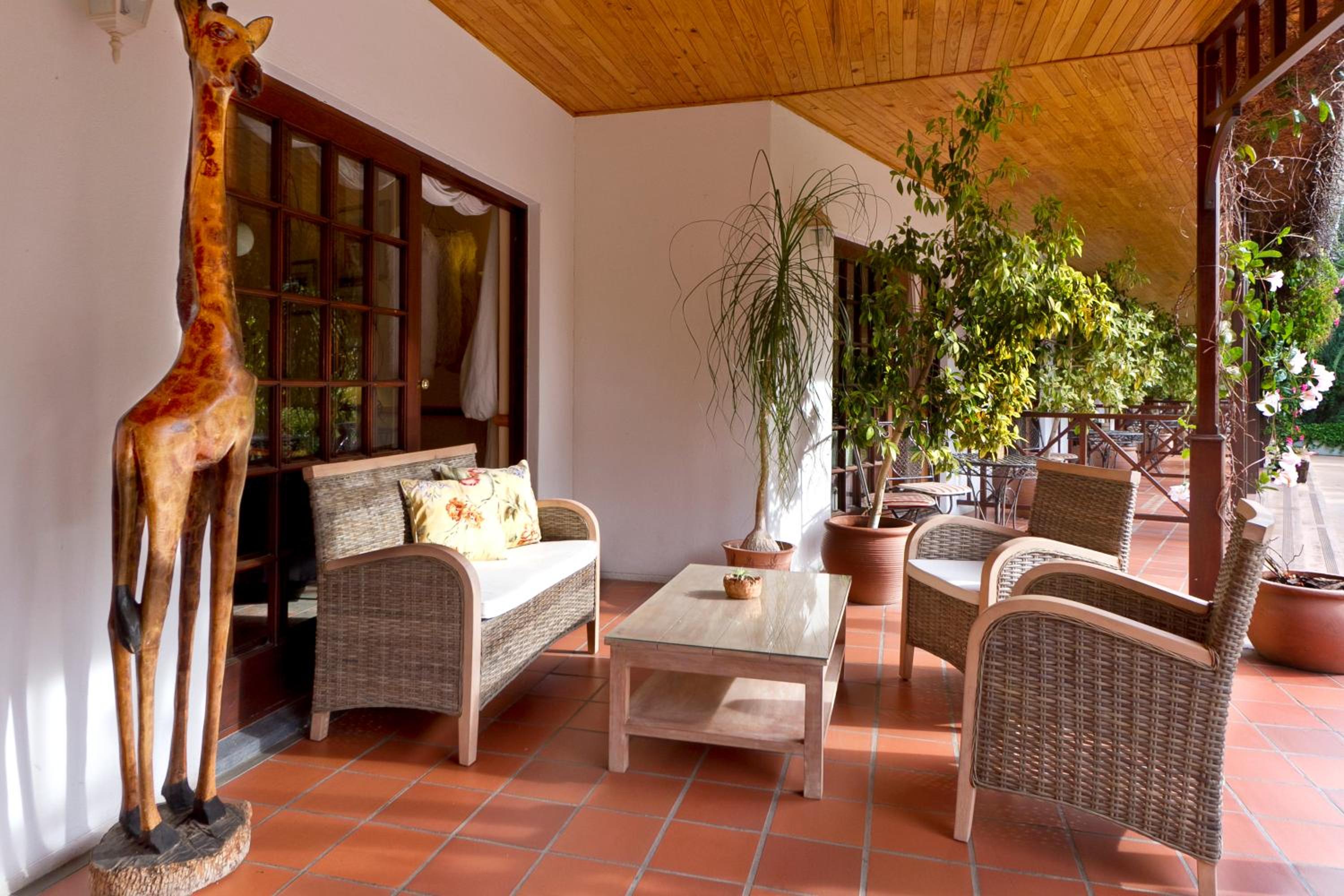 Standard Family Room - Photo 5