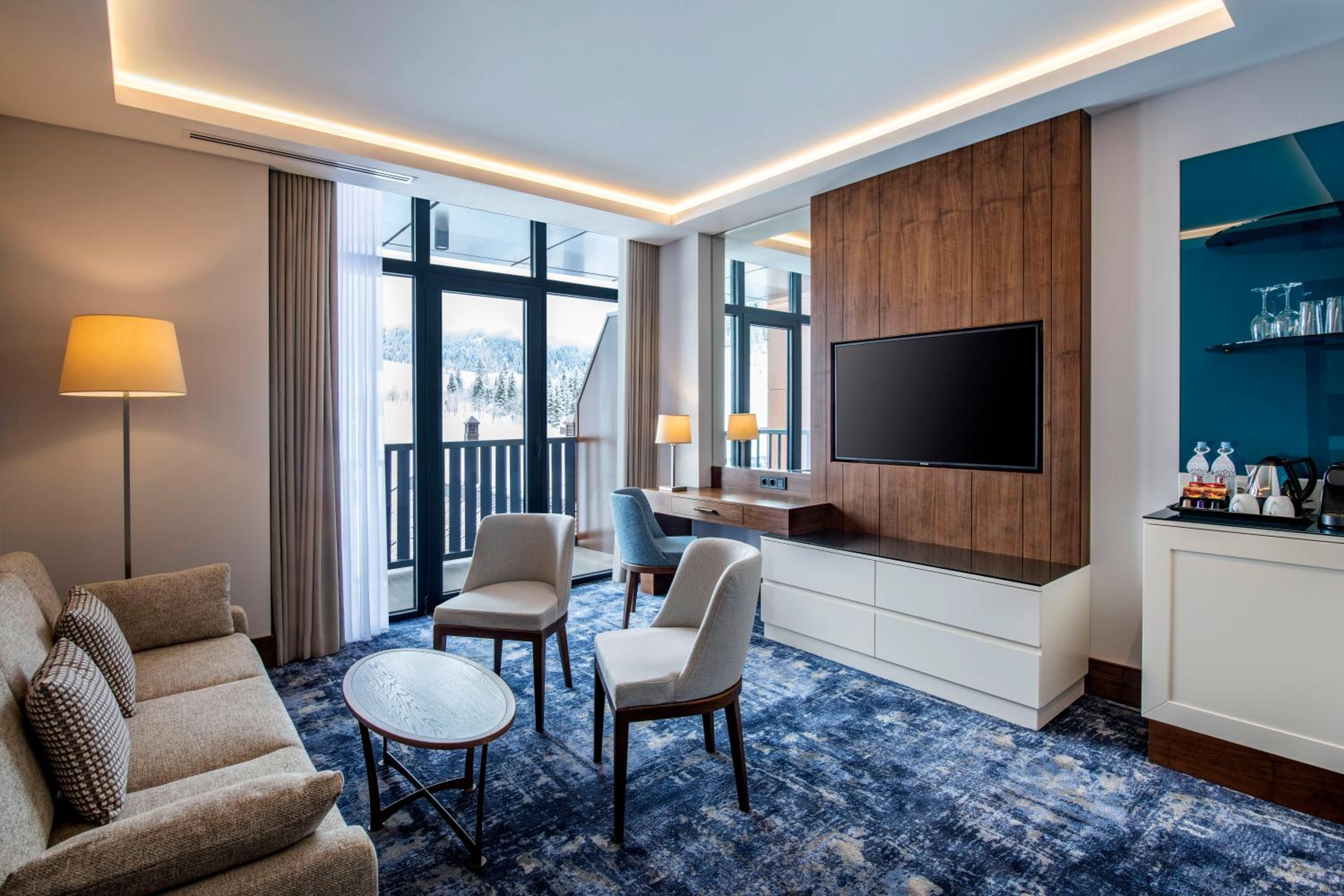 Superior King Room - Photo 3