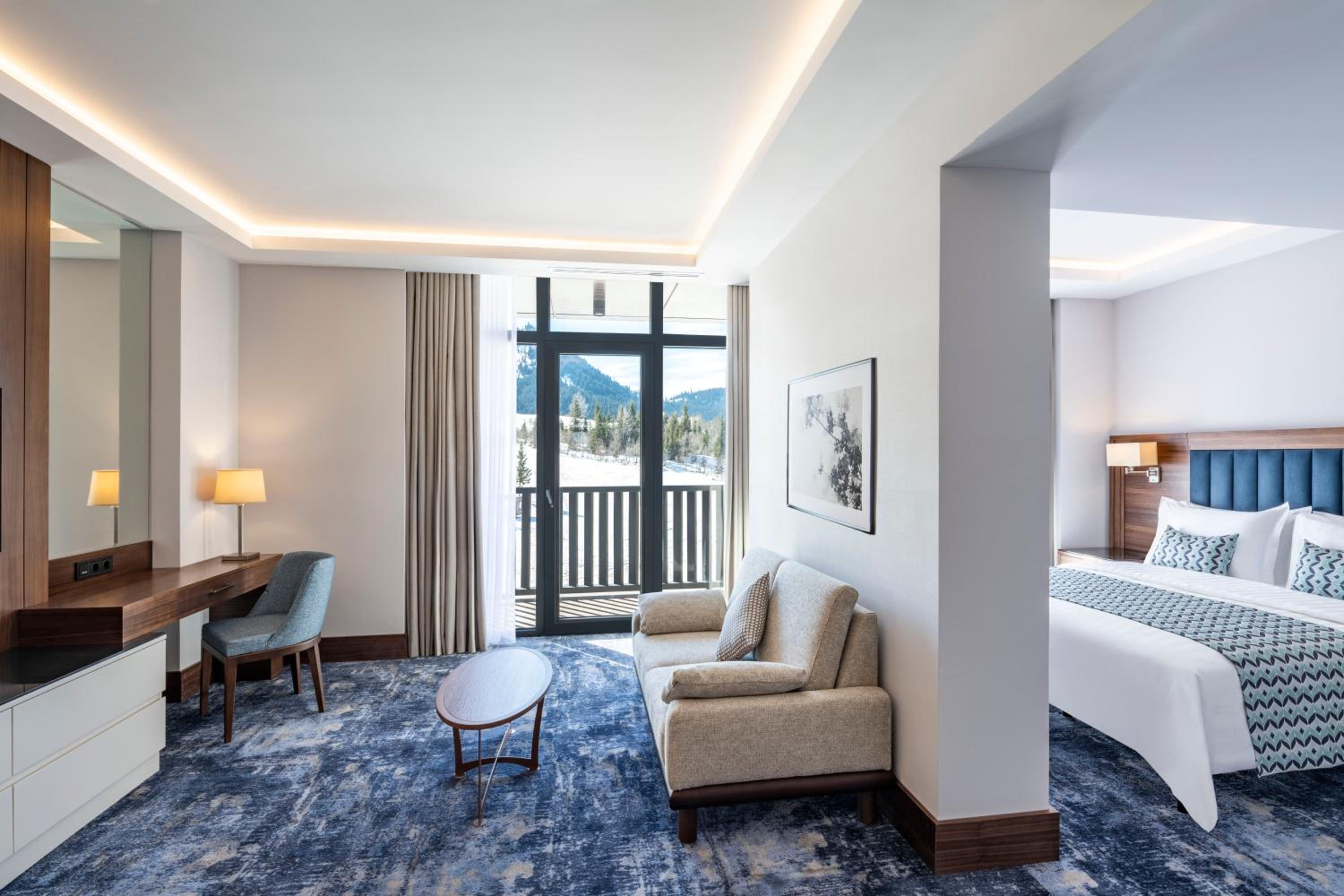 Suite - Photo 3
