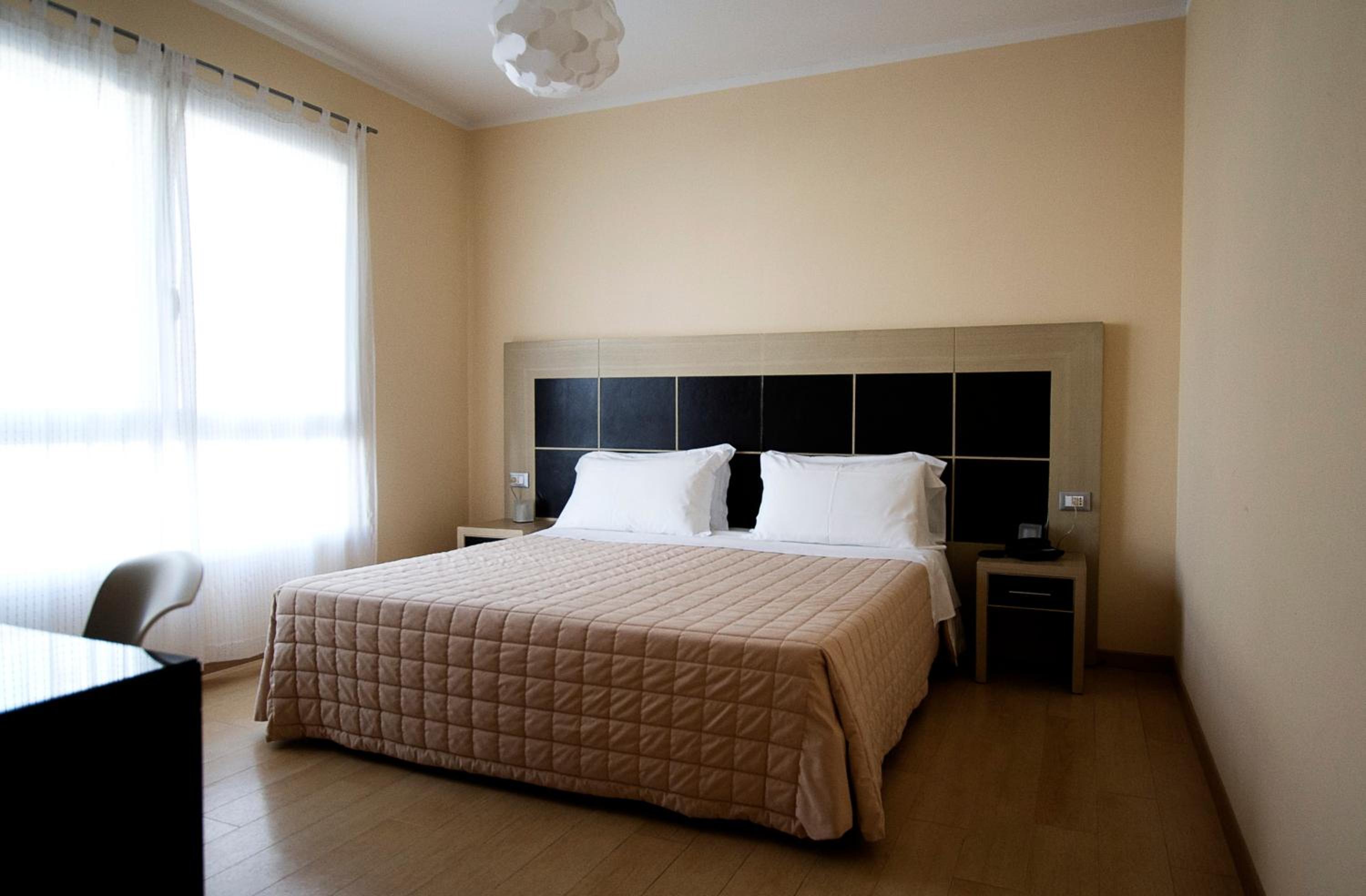 Superior Double or Twin Room - Photo 13