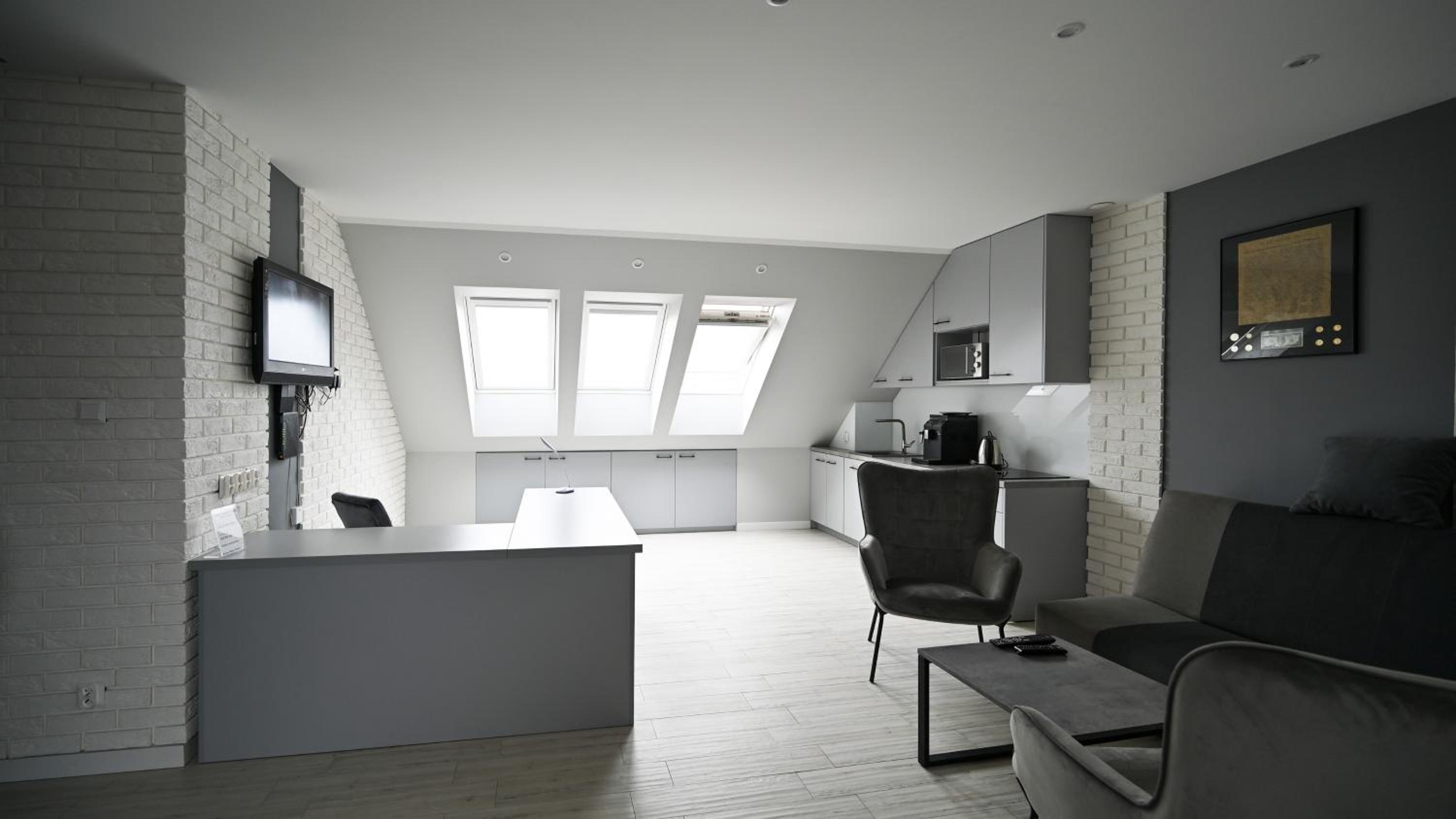 One-Bedroom Apartment - Photo 14