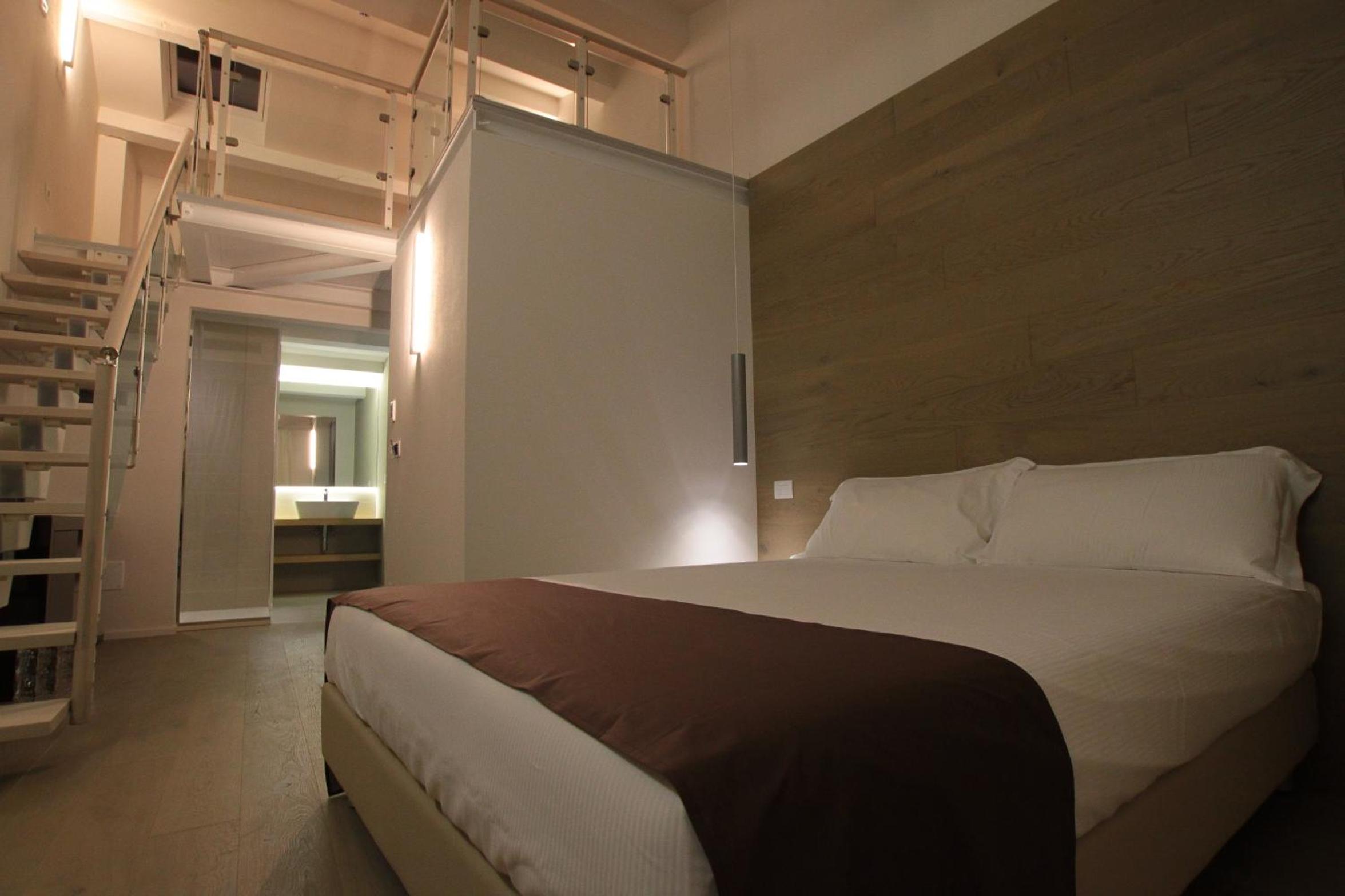 Suite - Split Level