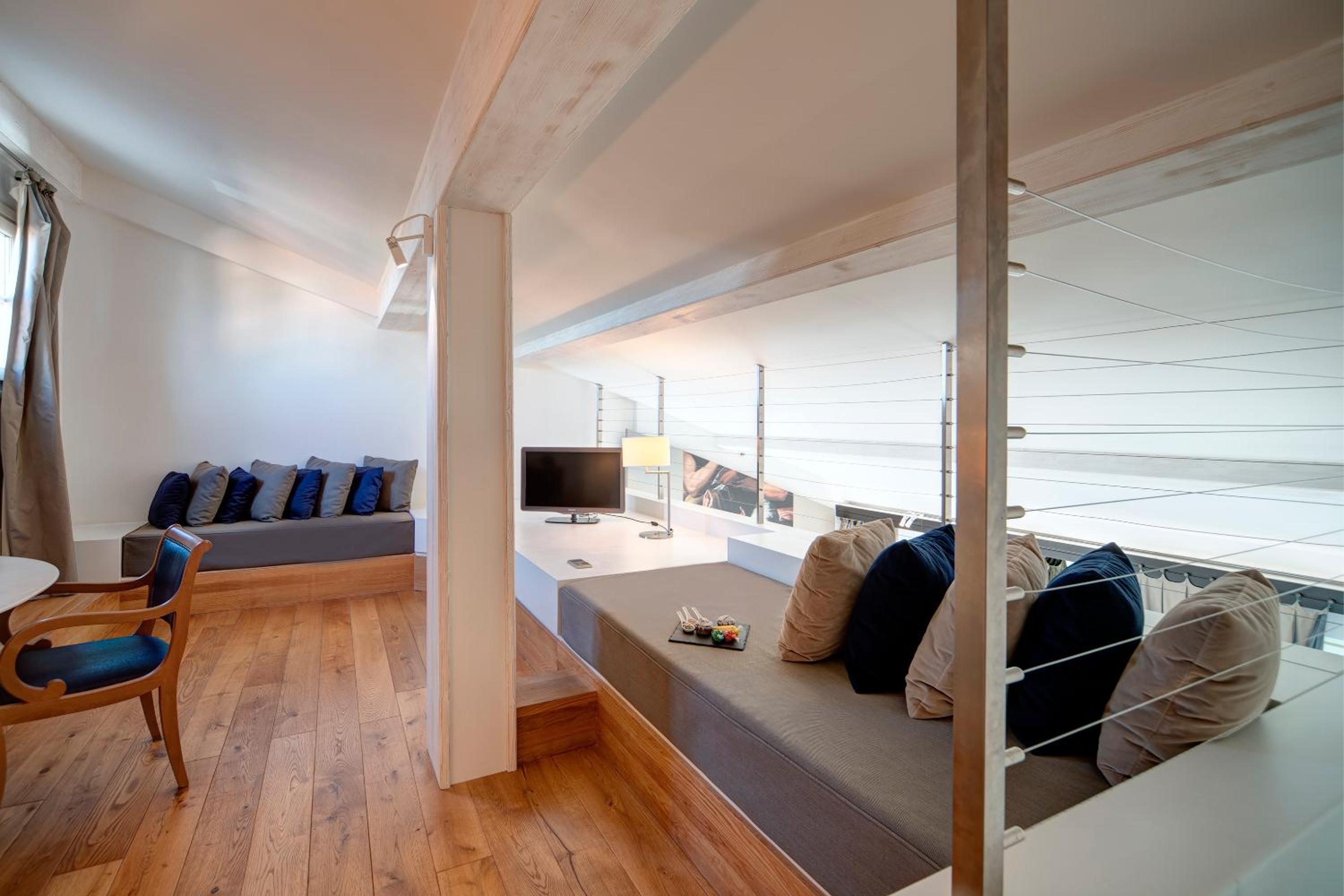 Attic Junior Suite with Spa Access photo 2