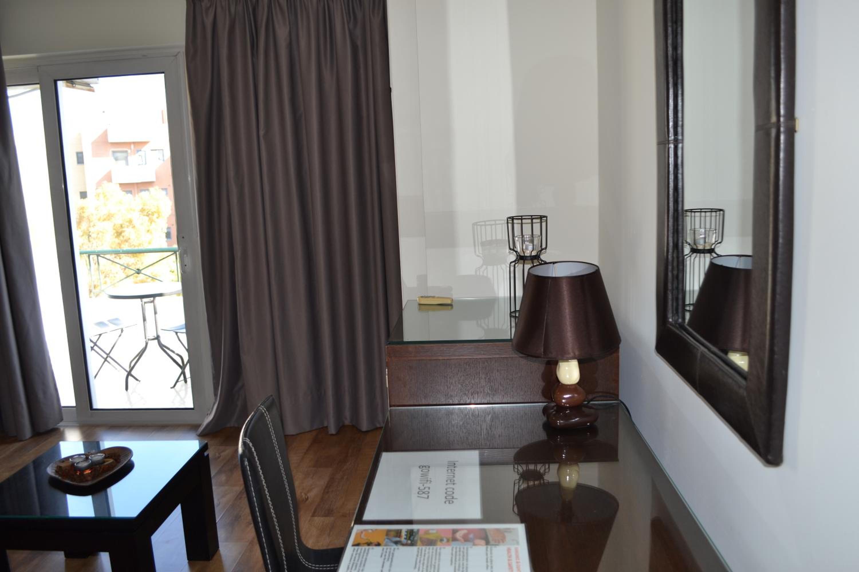 Apartment with Balcony photo 2