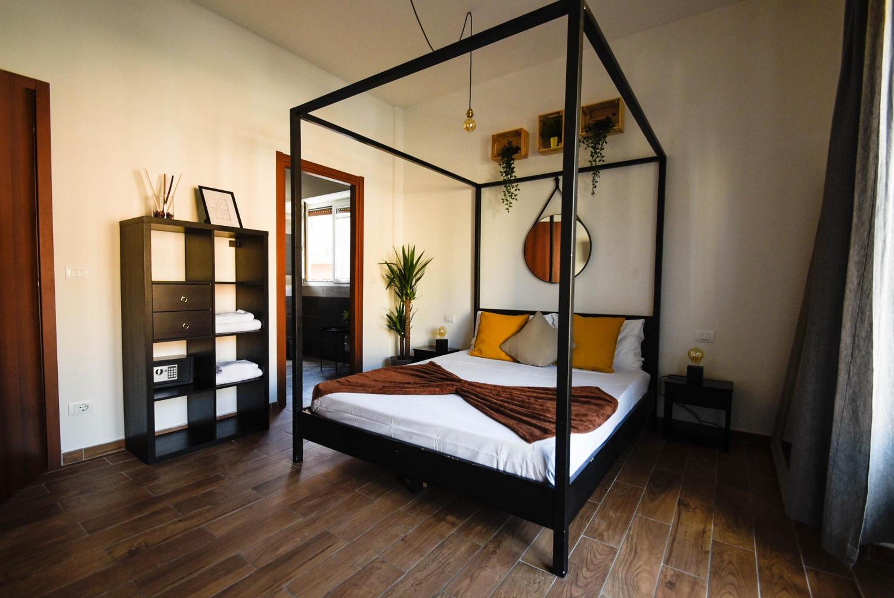 Deluxe Double Room (2 Adults + 1 Child)