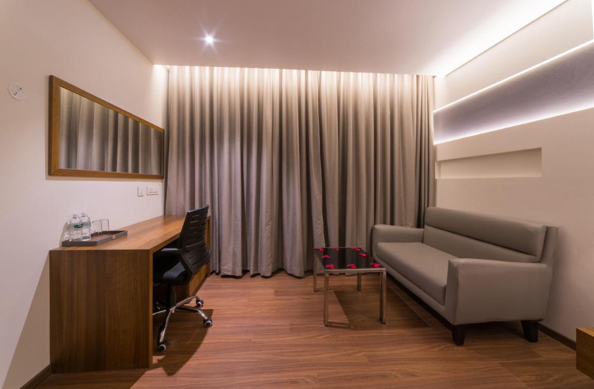 Suit Room - Photo 4